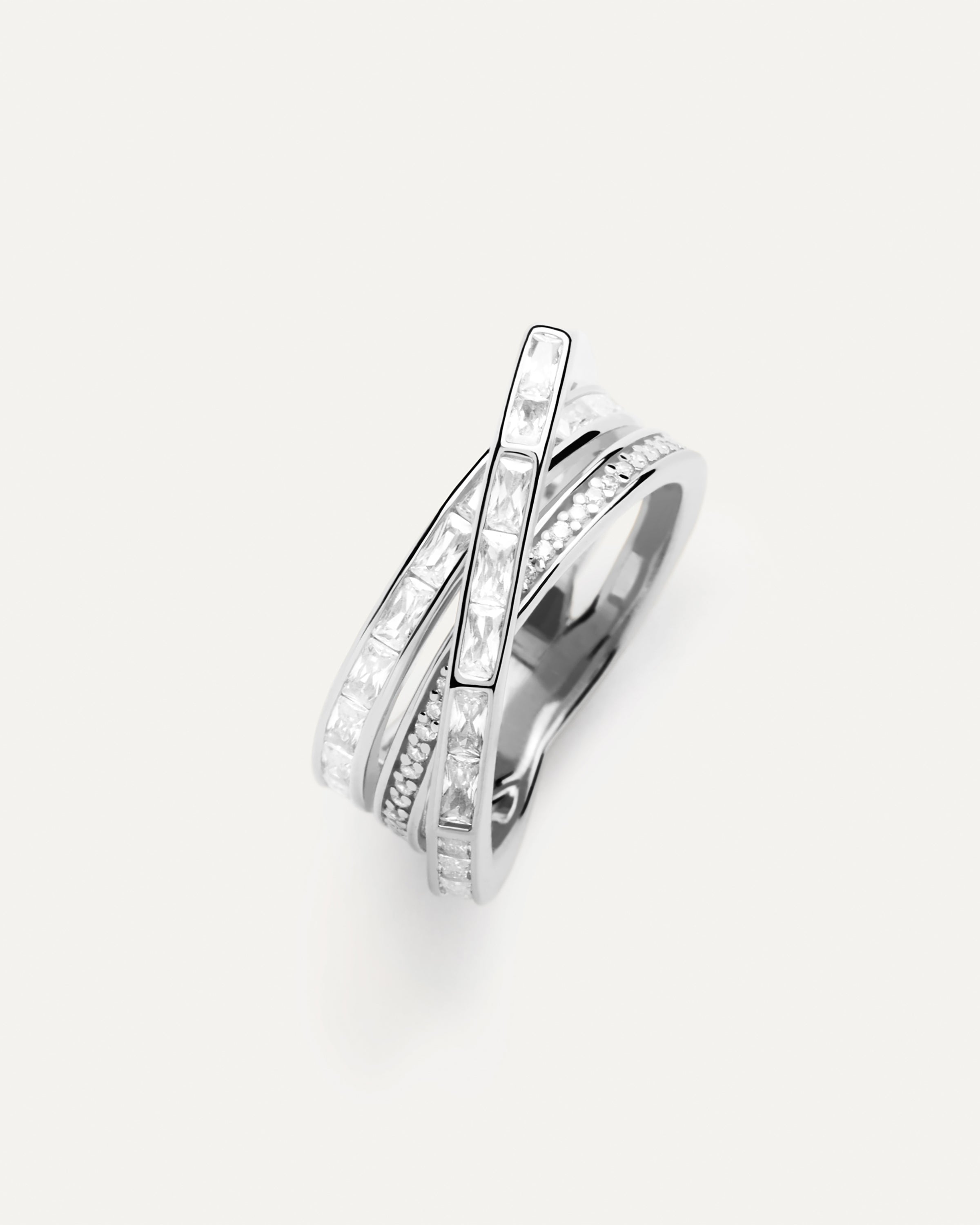 Anillo de Plata Verona Exclusivo - Joyería Artesanal con Detalles Únicos