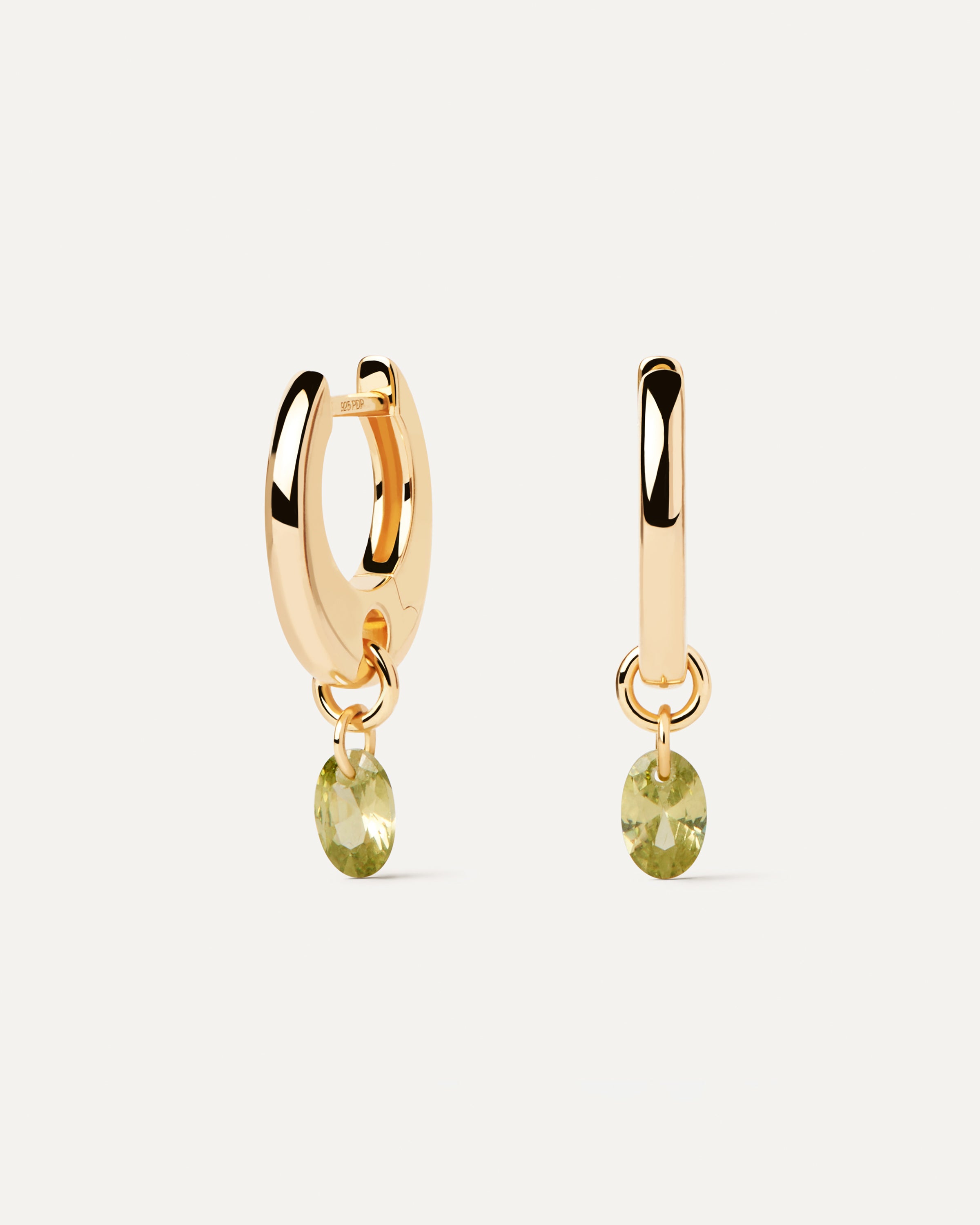 Aros Elegantes Lirio Esmeralda - Joyería de Moda Sostenible