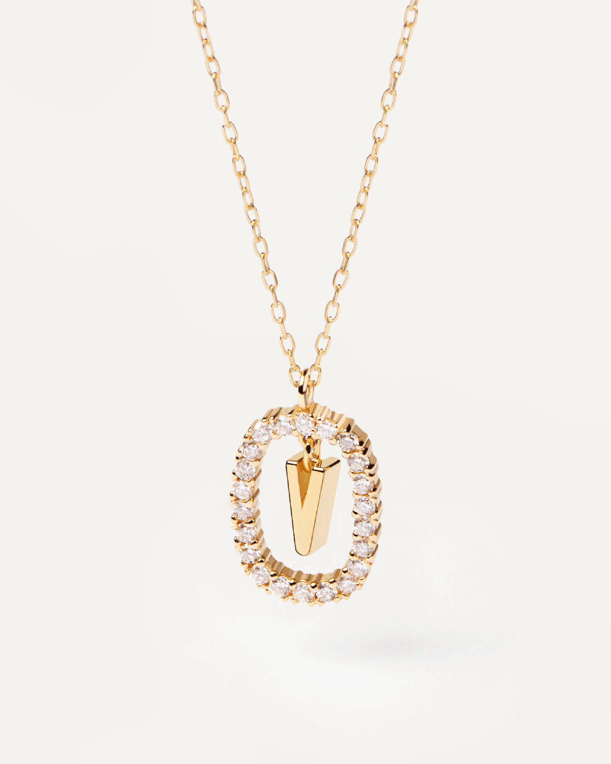 Collar en V de Oro Amarillo con Incrustaciones de Diamantes Brillantes