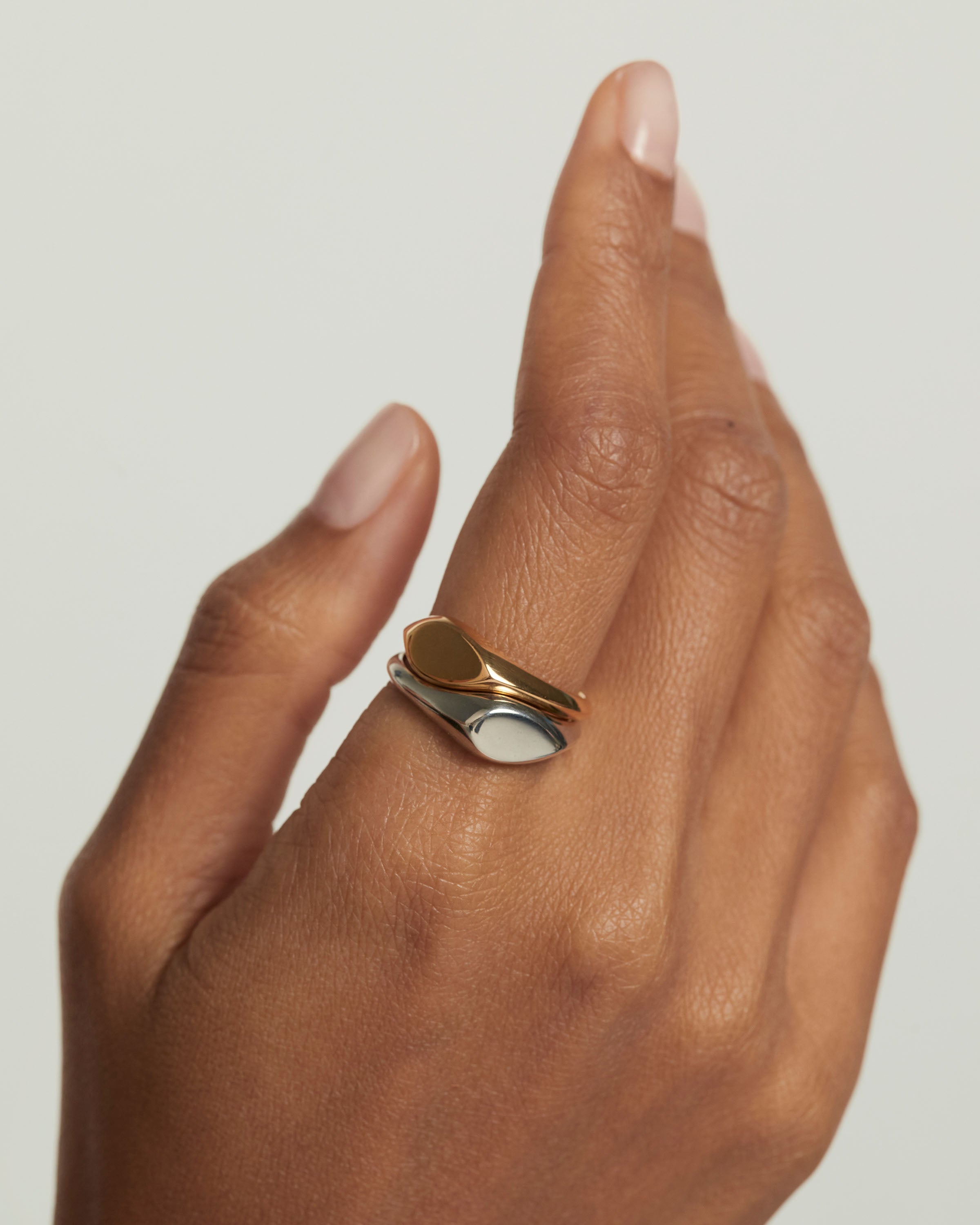 Anillo de Estampación Artesanal Devi - Diseño Exclusivo para Sellos Personalizados