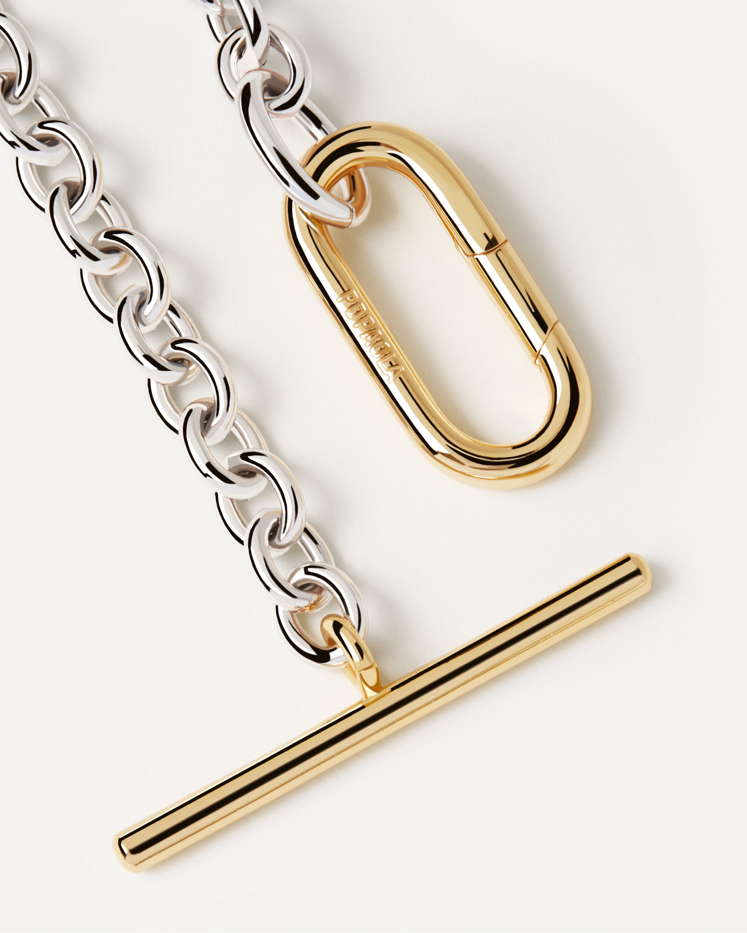 Collar Extralargo de Cadena Rítmica con Detalles Metálicos