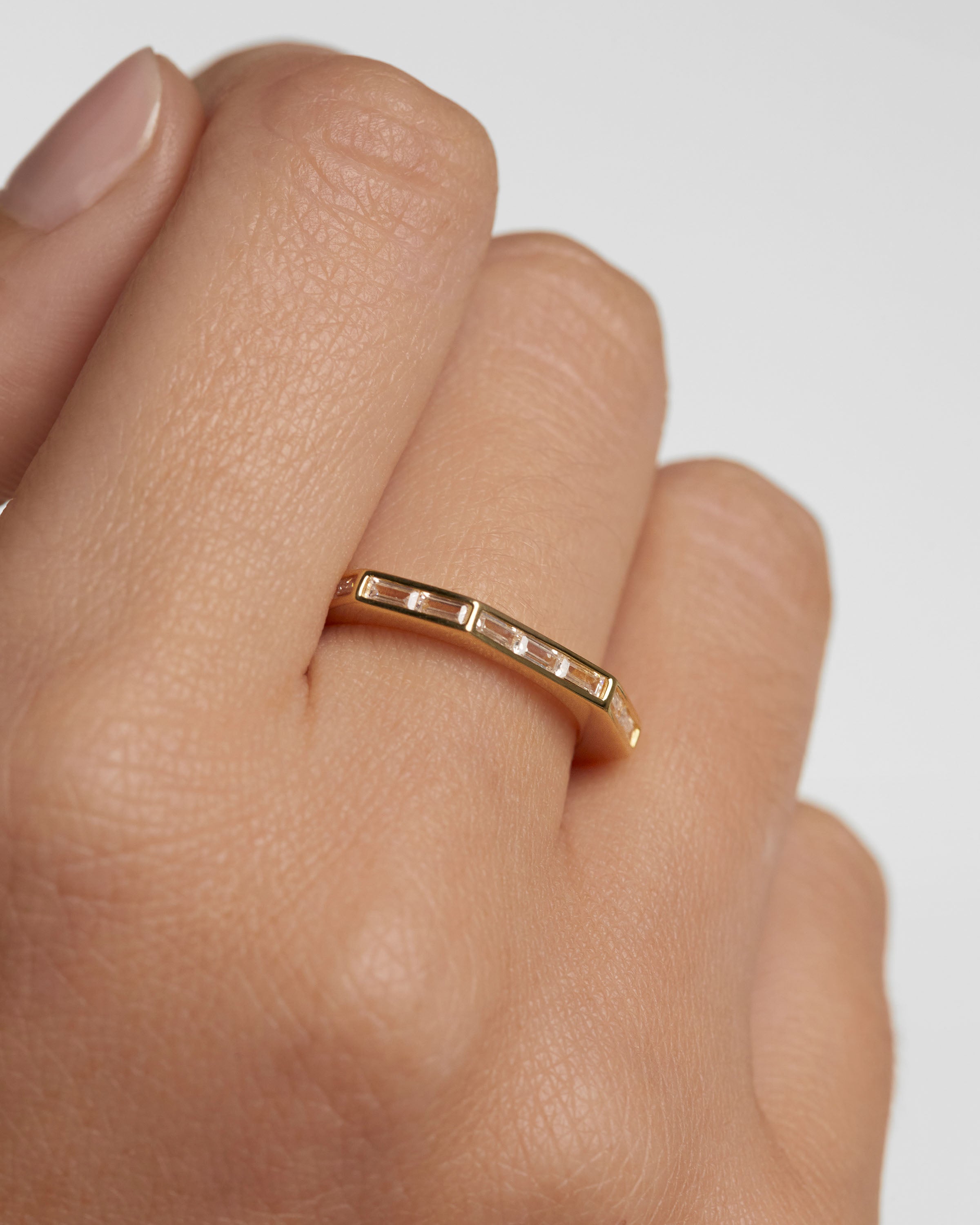 Anillo Único de Bari con Estilo Elegante