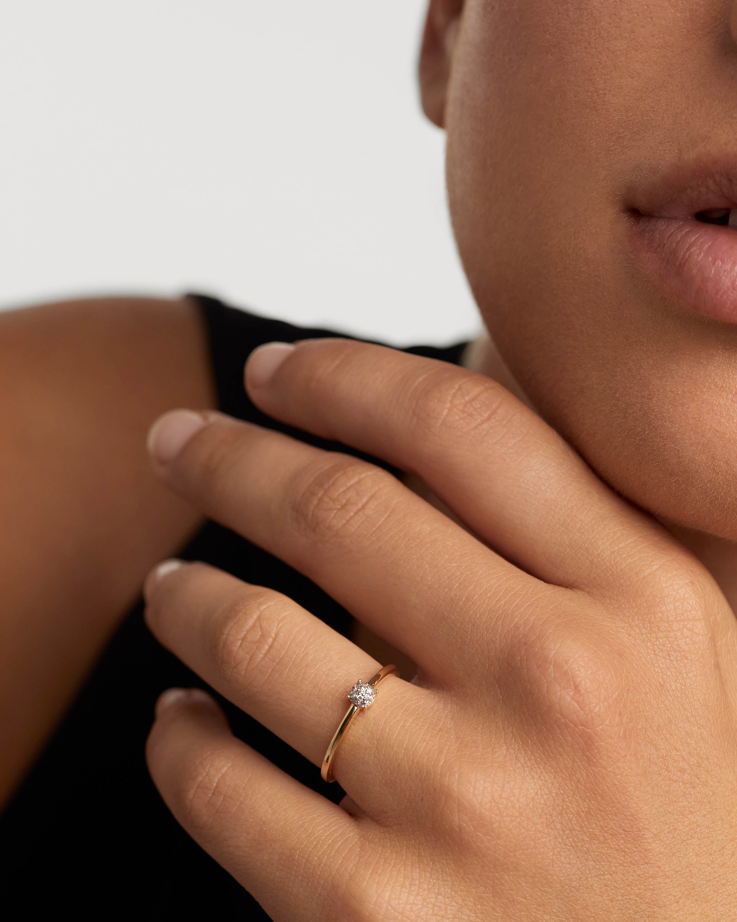 Anillo Dona Solitario en Oro Brillante con Diamantes - Joyería de Lujo Exclusivo