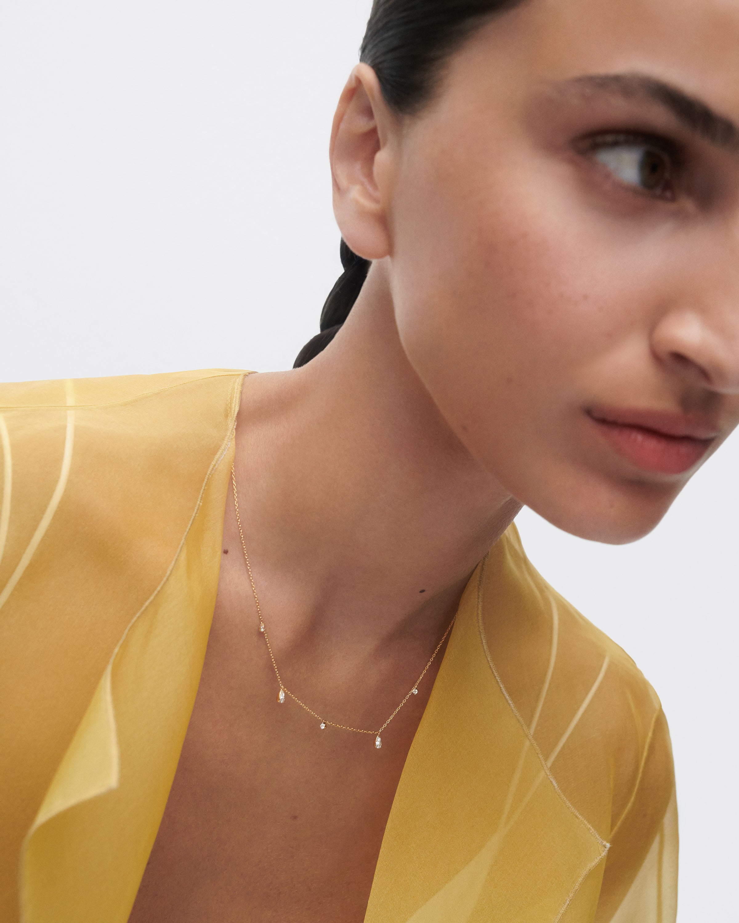 Collar de Arena con Brillantes y Oro Amarillo - Joyería Elegante de Diseño Exclusivo