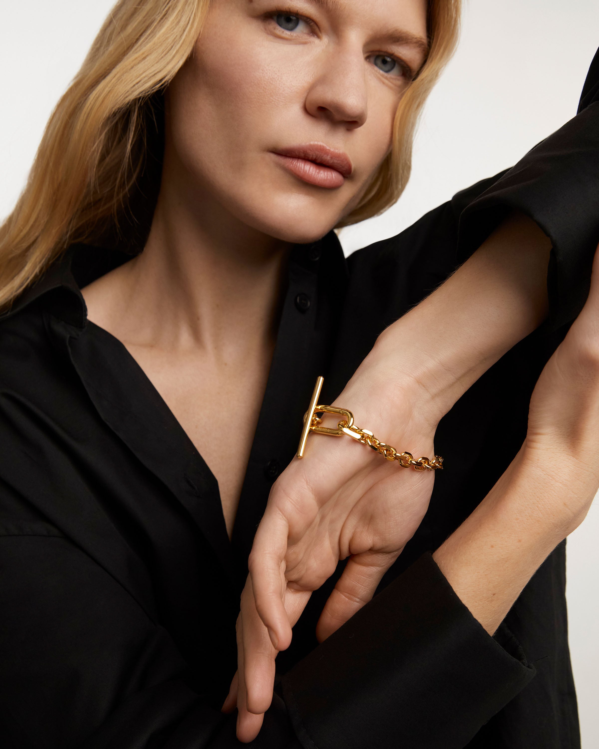 Pulsera Vesta en Cadena con Detalles Brillantes
