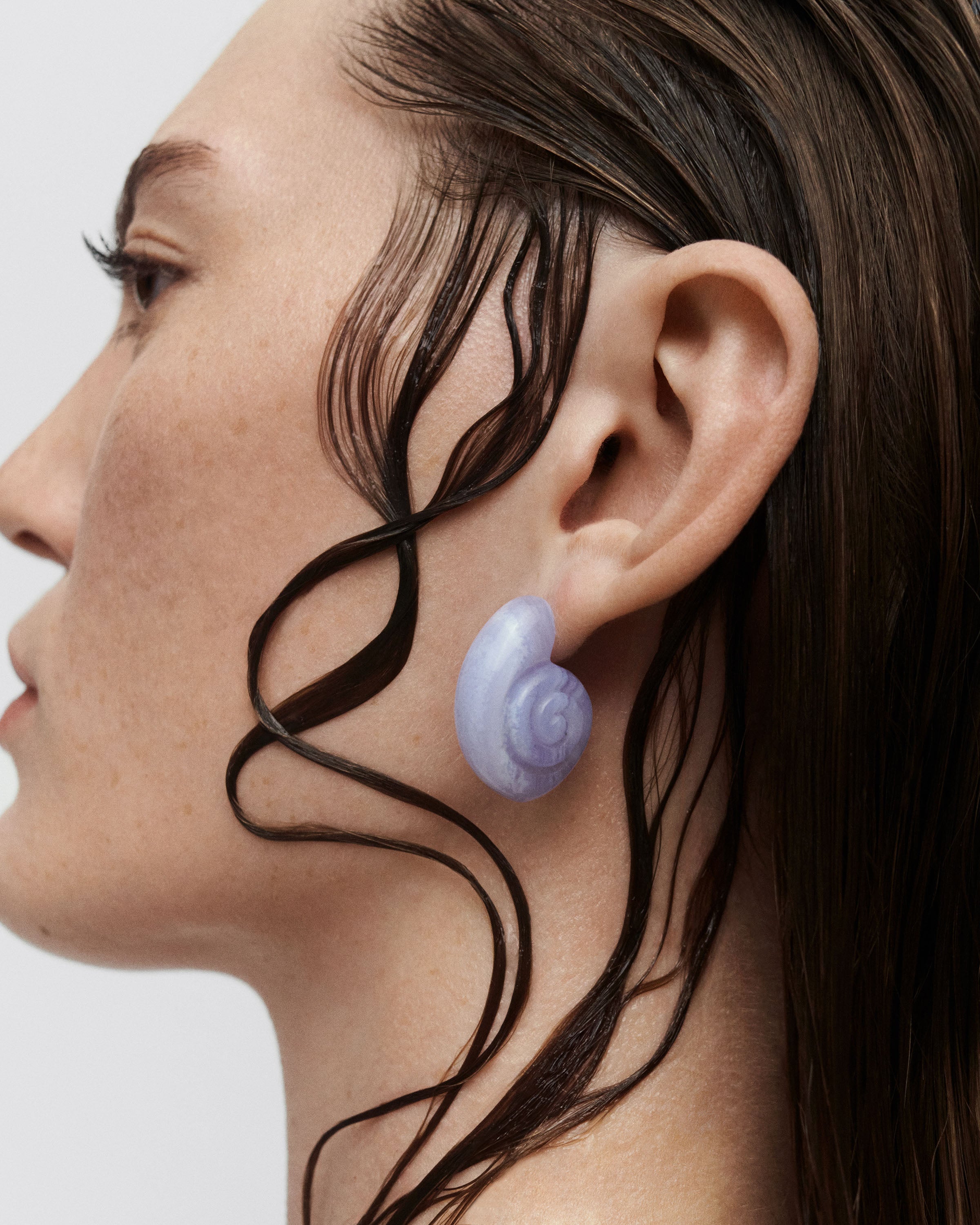 Aretes de concha con ágata azul encaje vintage