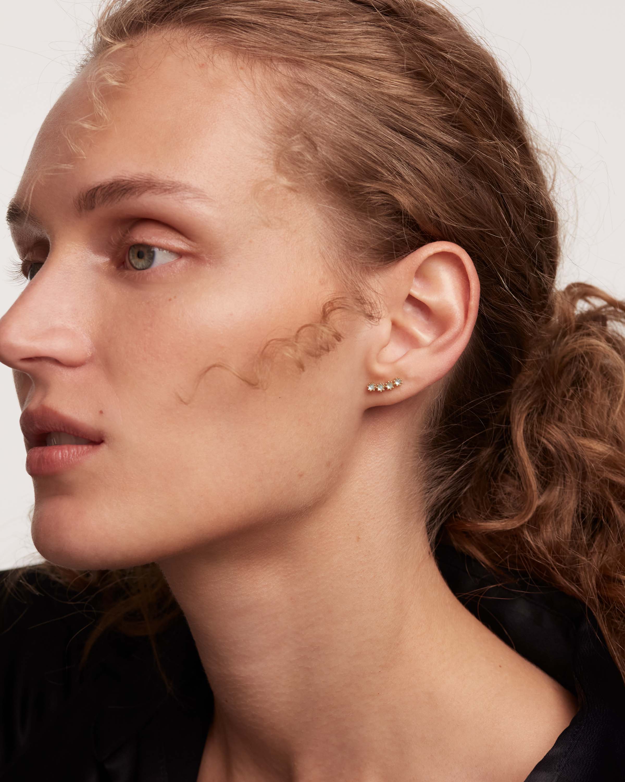 Aretes Verticales Ola Celeste - Diseño Deportivo Elegante