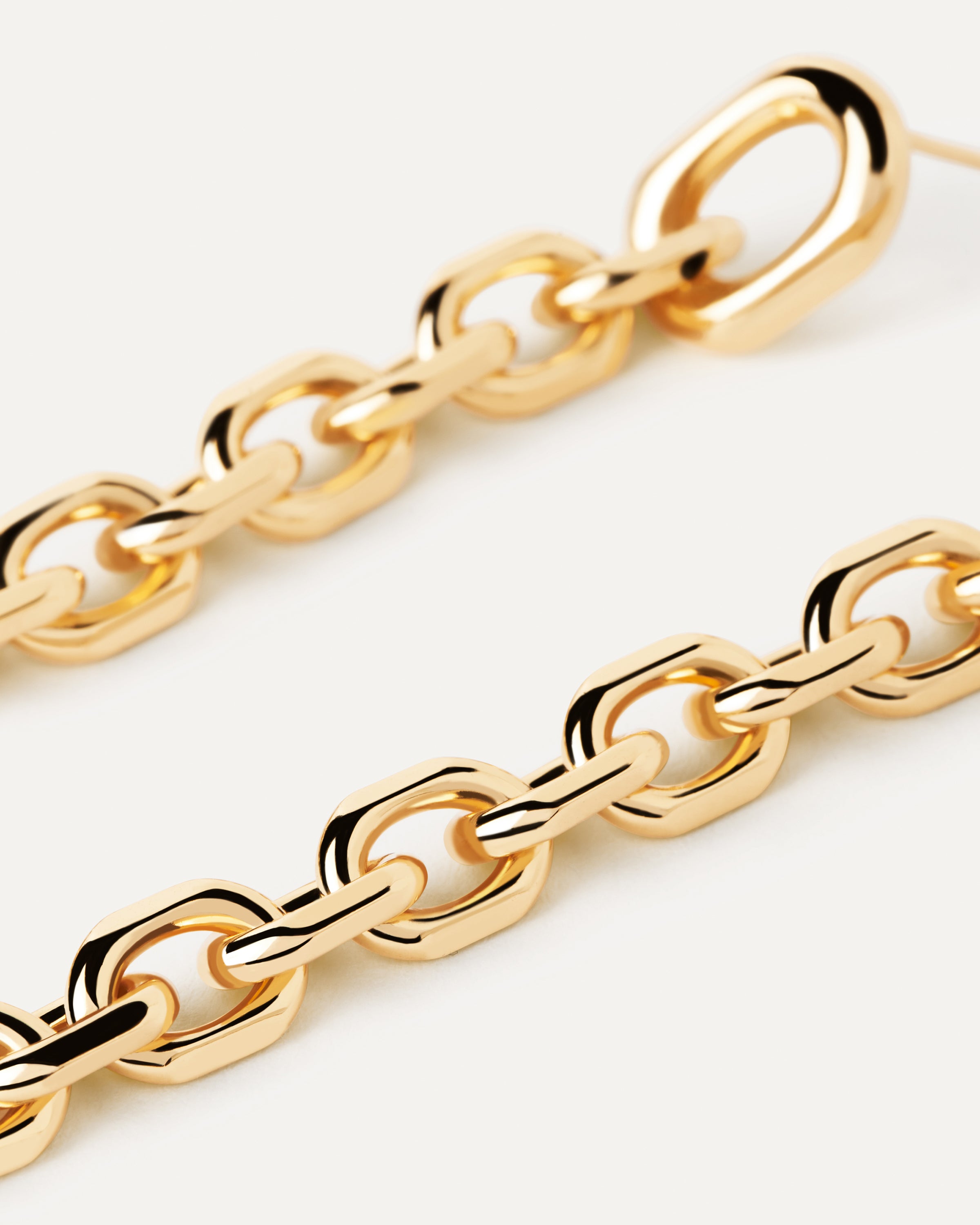 Pendientes Vesta Elegantes - Joyería Fina de Plata Esterlina para Mujer Moderna