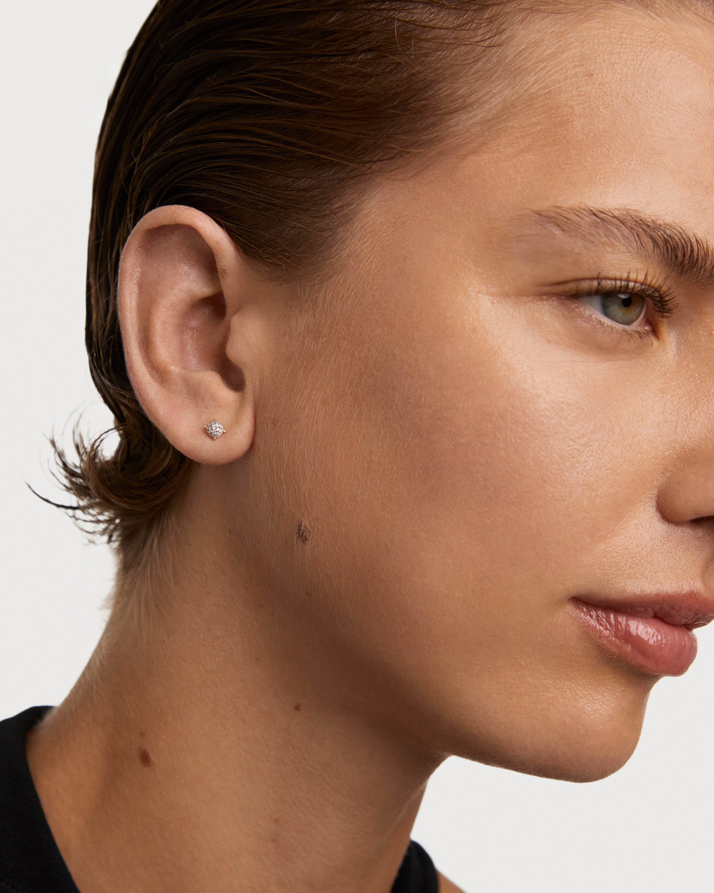 Pendientes Dona en oro y diamantes con detalles brillantes - Elegancia atemporal