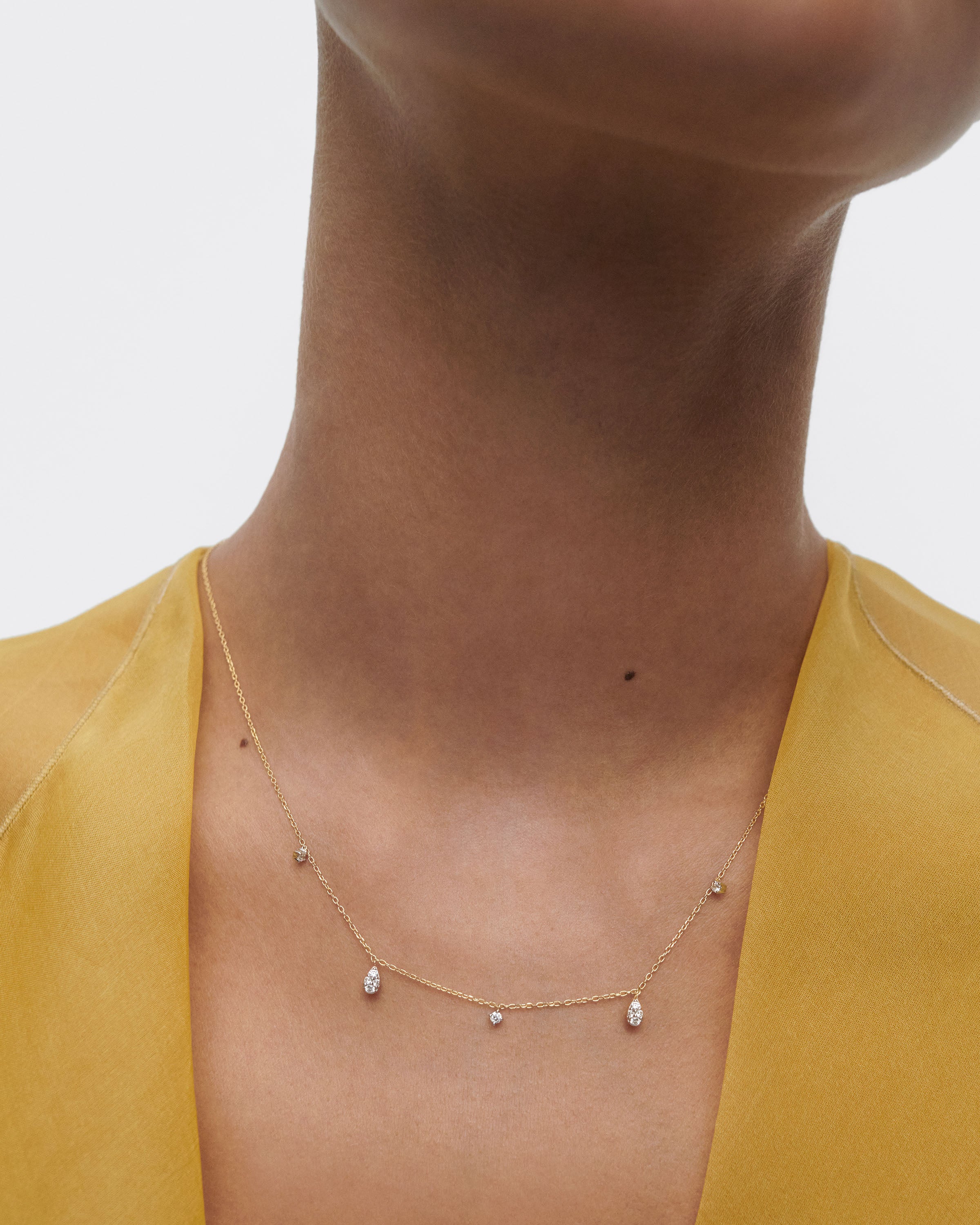 Collar de Arena con Brillantes y Oro Amarillo - Joyería Elegante de Diseño Exclusivo