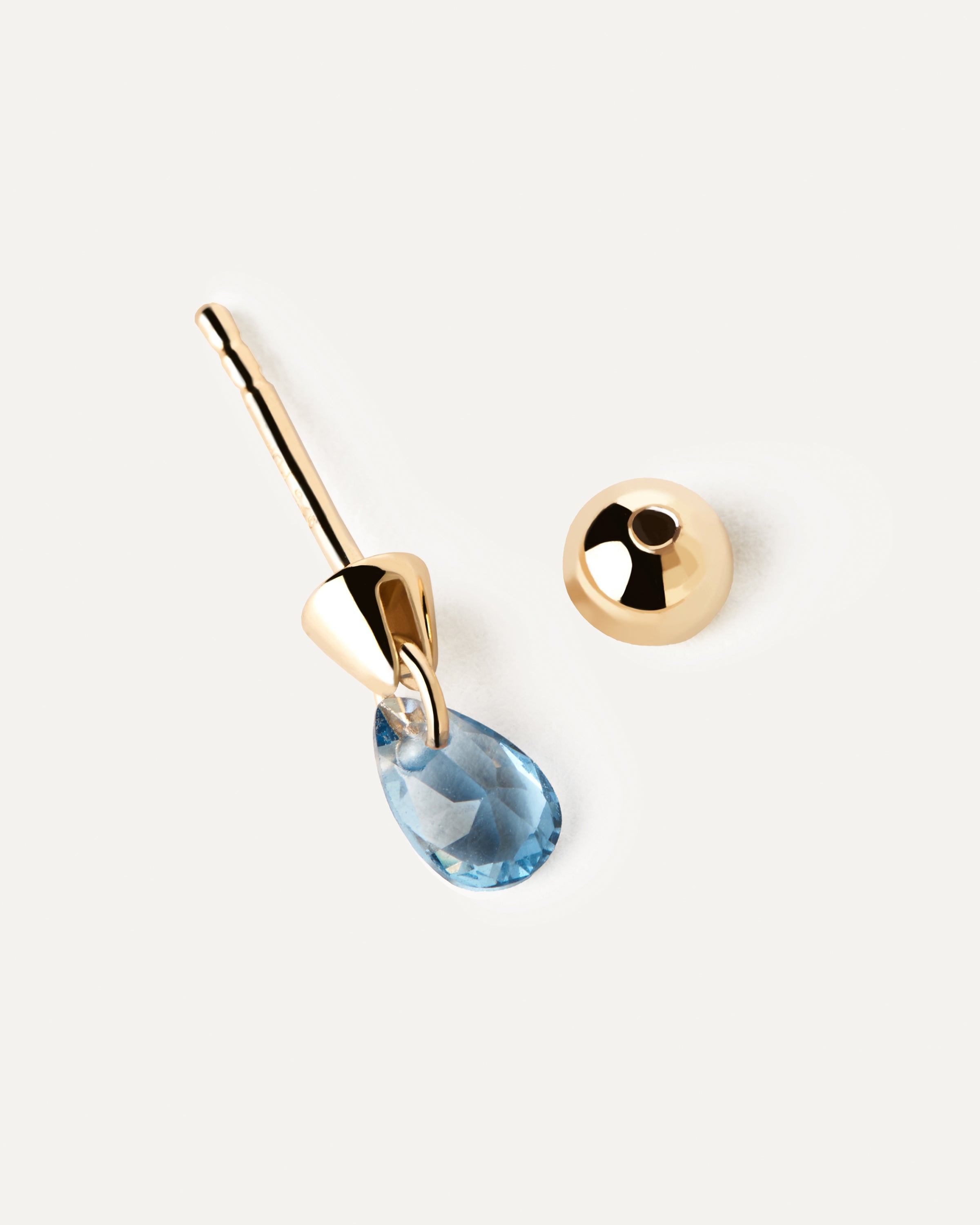Arete Único Flor de Lirio Azul - Diseño Exclusivo para Mujer