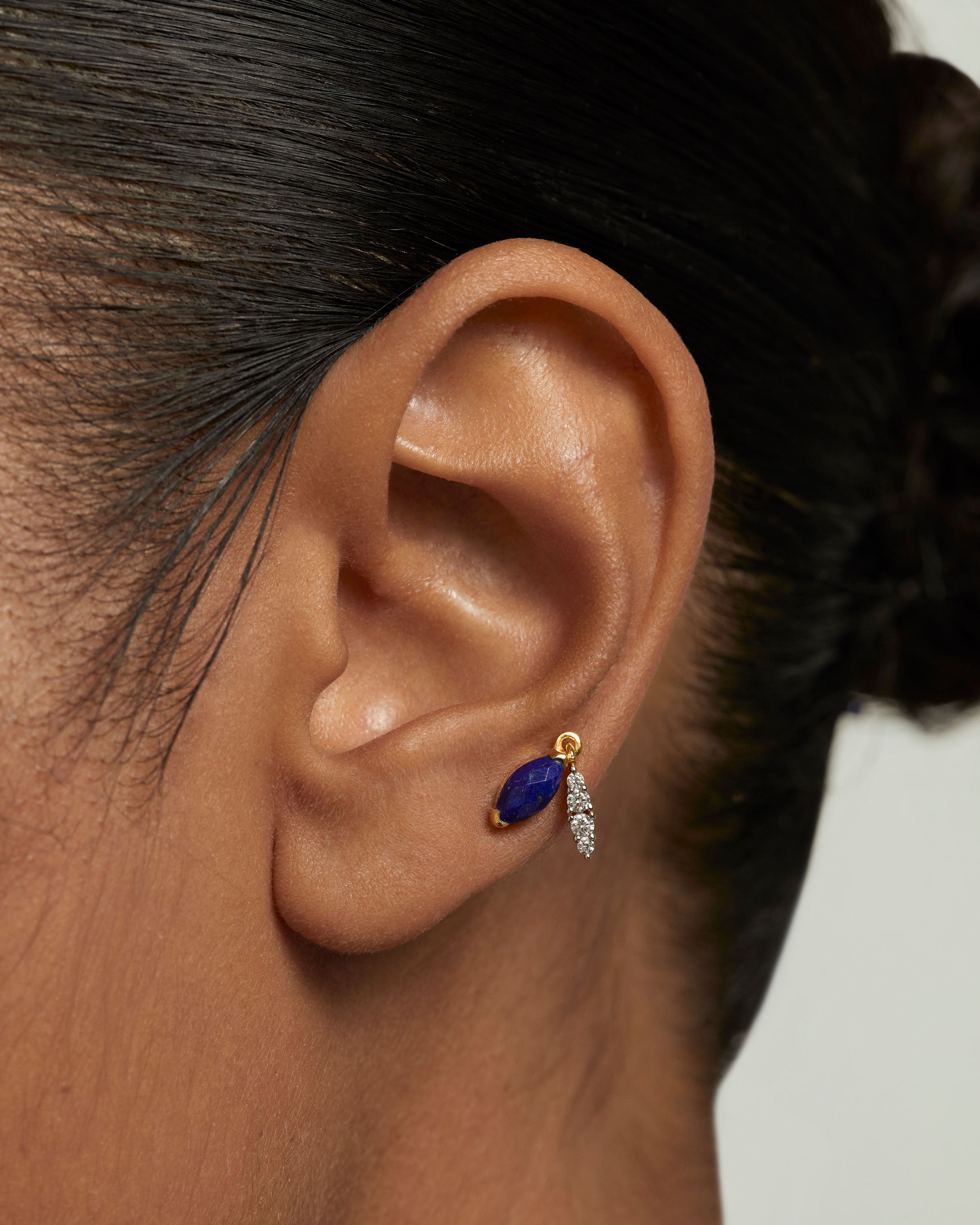 Pendiente Único Lapislázuli con Detalle de Jengibre - Joyería Bohemia Artesanal