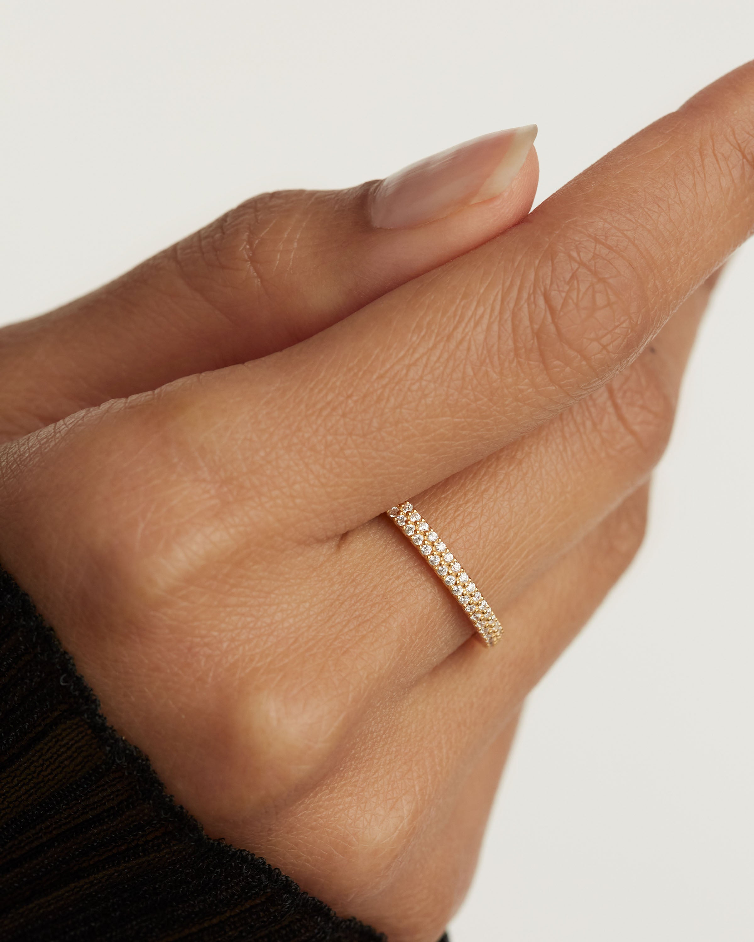 Anillo de Tiara Elegante con Detalles Brillantes para Bodas y Eventos Especiales