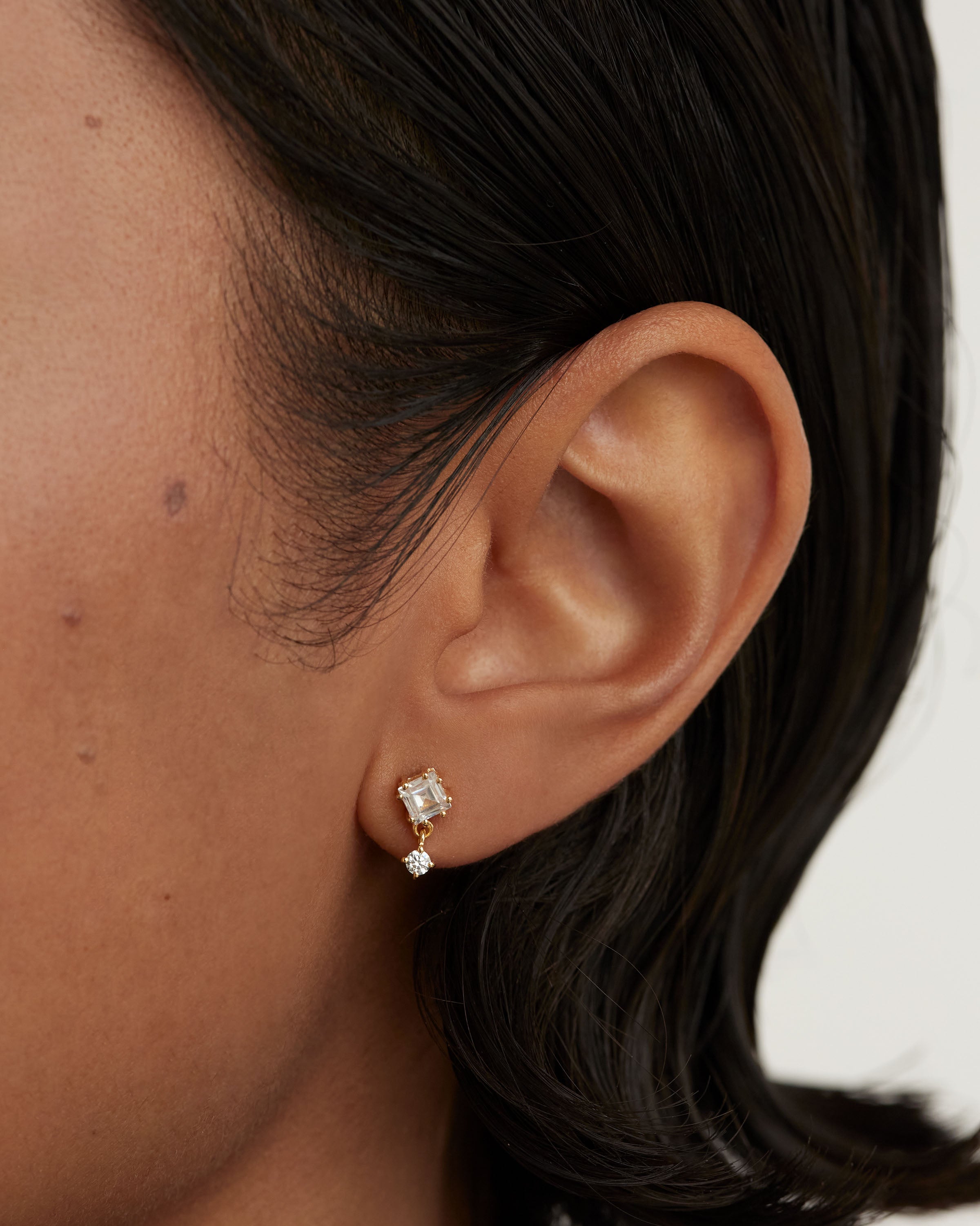 Exclusivo Aro Eli - Pendiente Único de Diseño Minimalista para Mujer