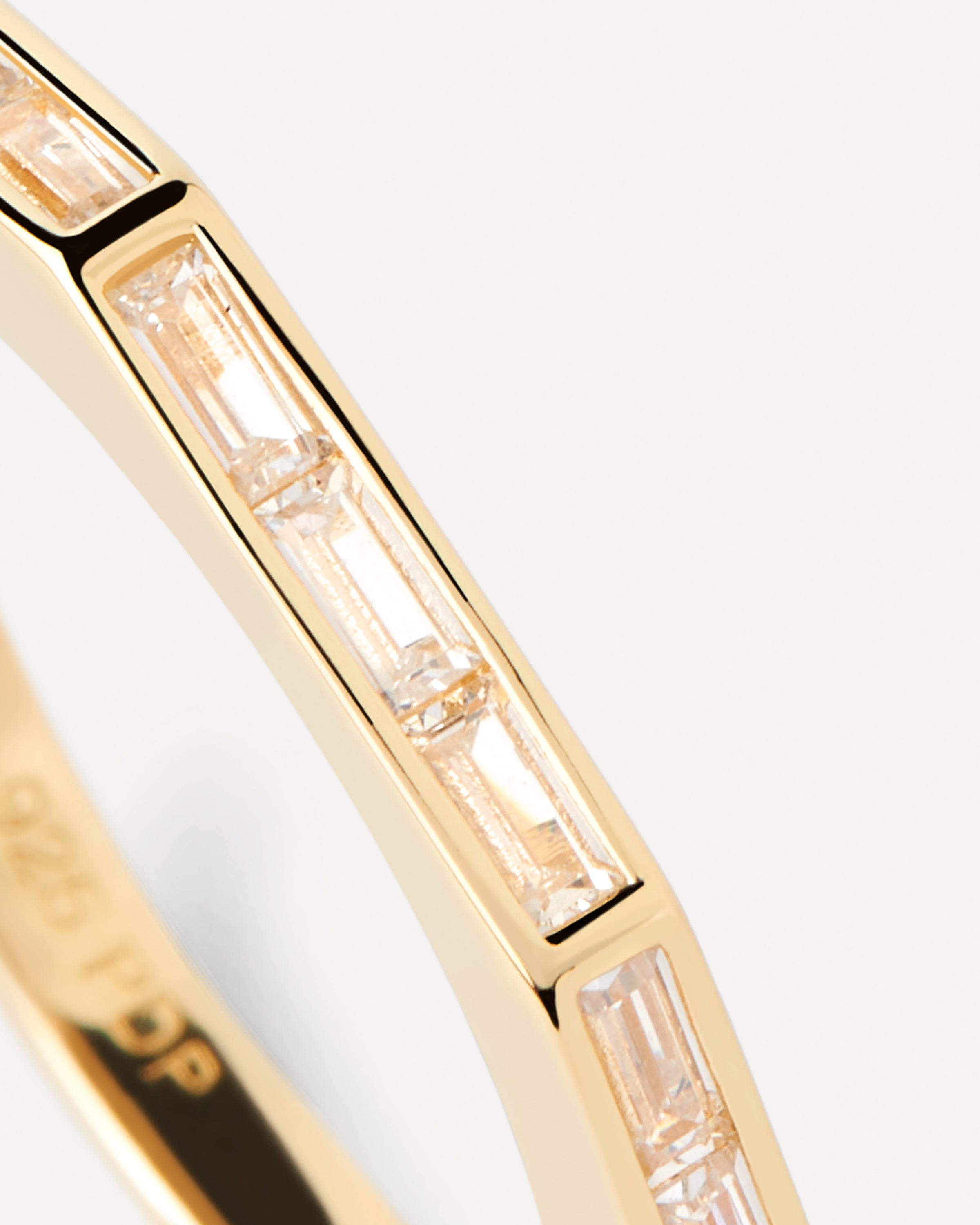 Anillo Único de Bari con Estilo Elegante