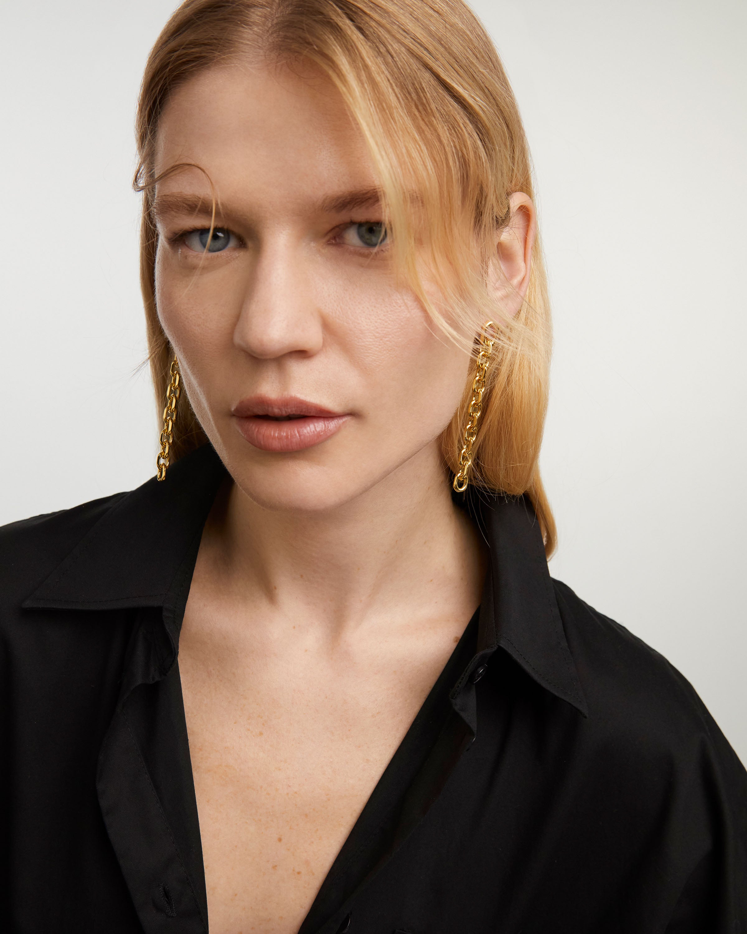 Pendientes Vesta Elegantes - Joyería Fina de Plata Esterlina para Mujer Moderna
