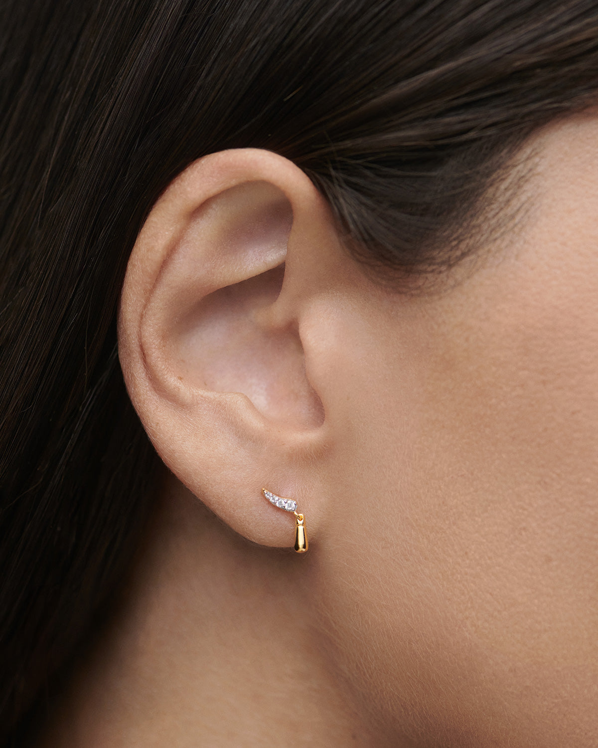 Pendientes Kira: Elegantes y Brillantes para Mujer