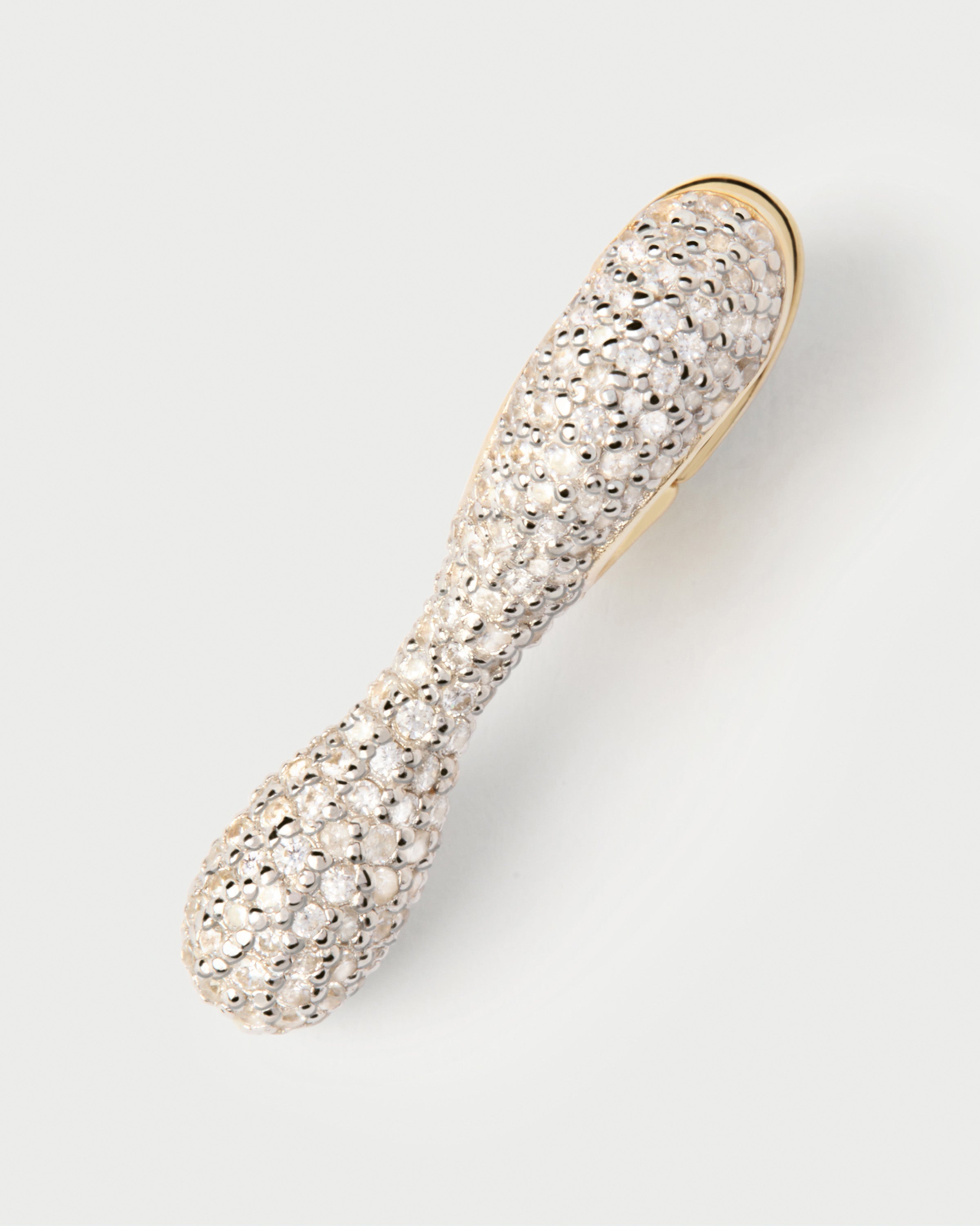 Aretes de Pavé Brillante con Destellos Radiantes - Aros Elegantes para Mujer