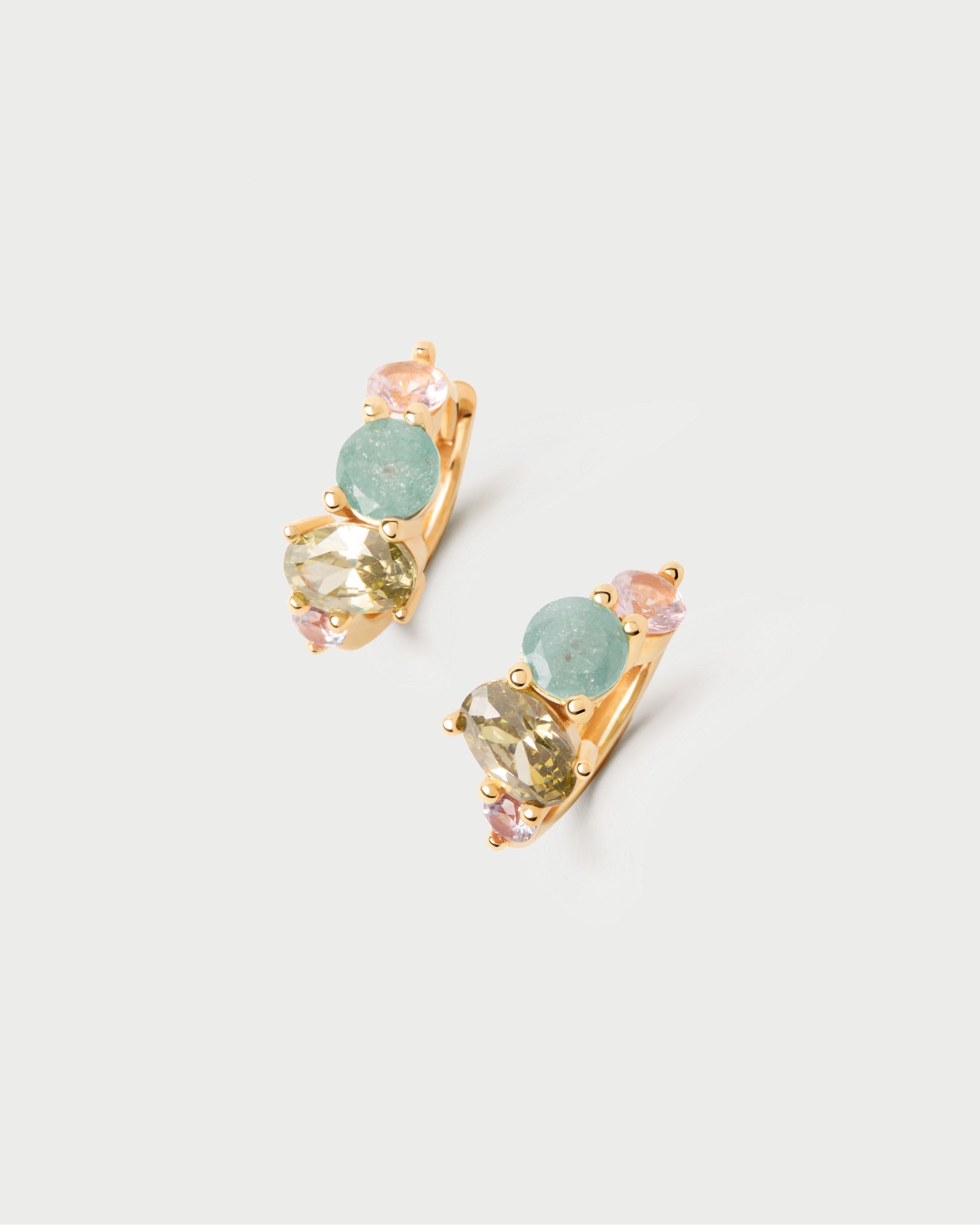 Aros Dalia: Pendientes Elegantes de Diseño Premium para Mujer