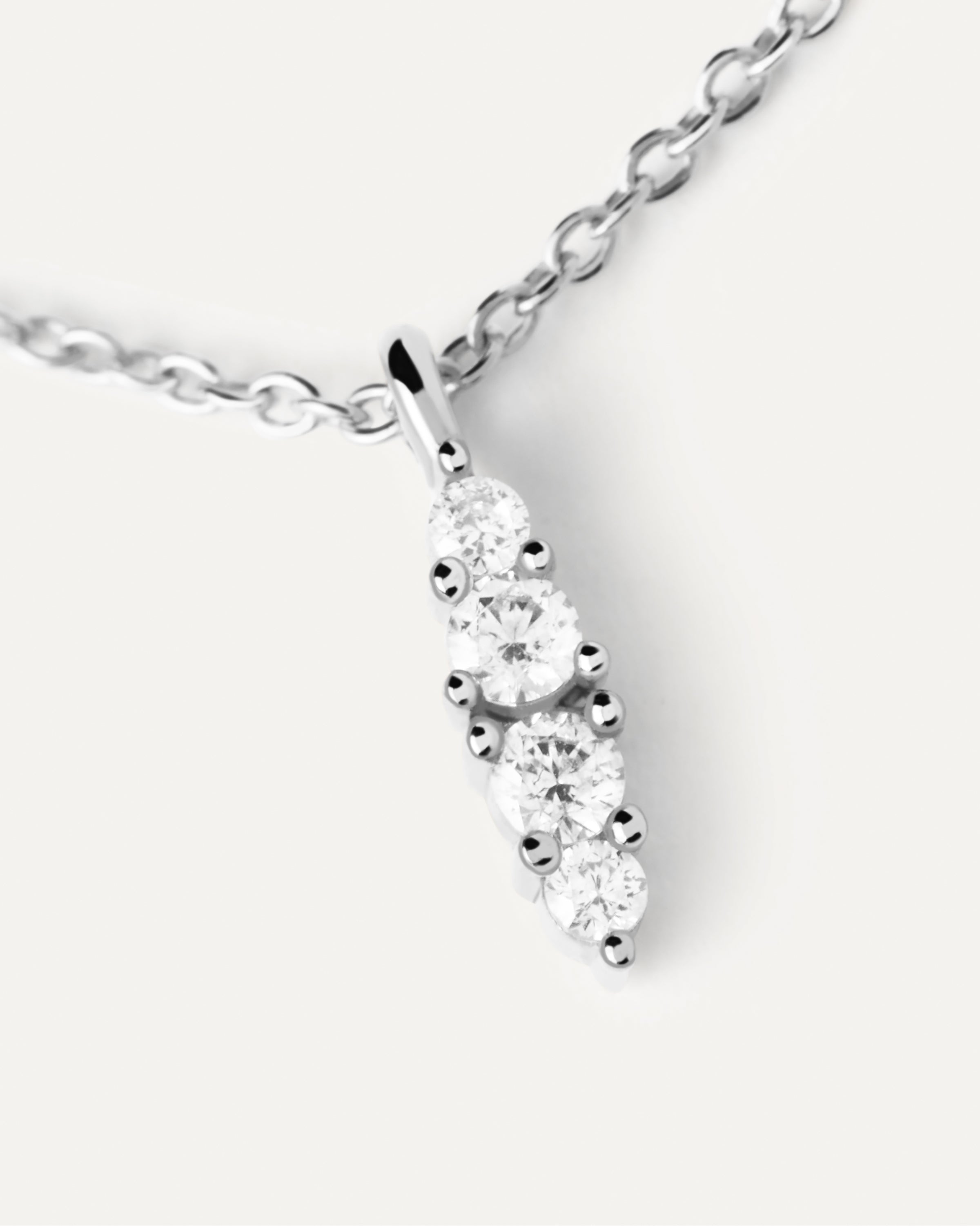 Collar Argénteo para Eventos Elegantes - Joya de Cuello con Diseño Exclusivo
