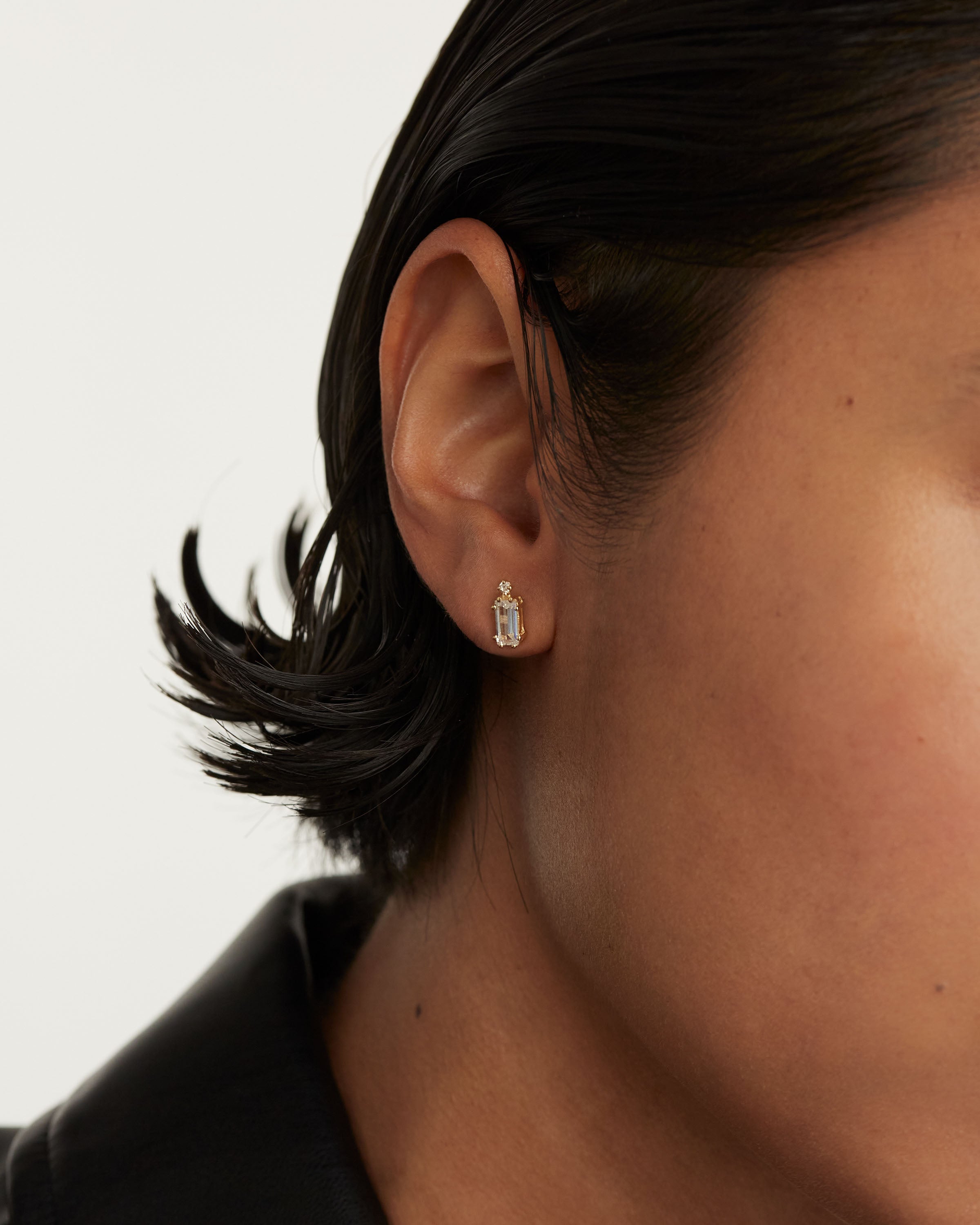 Pendiente Único Bea: Diseño Exclusivo para Elegancia Minimalista