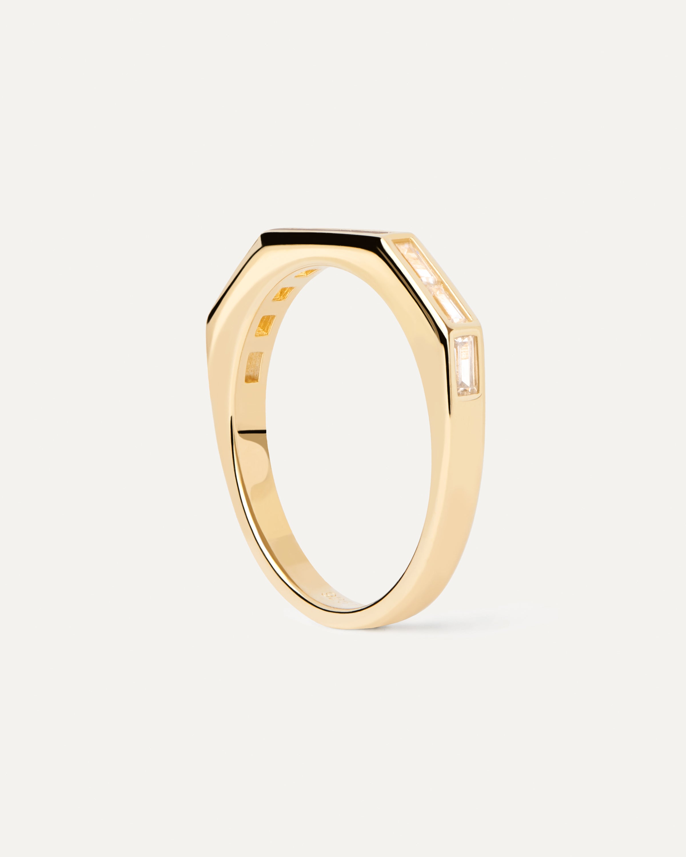 Anillo Único de Bari con Estilo Elegante