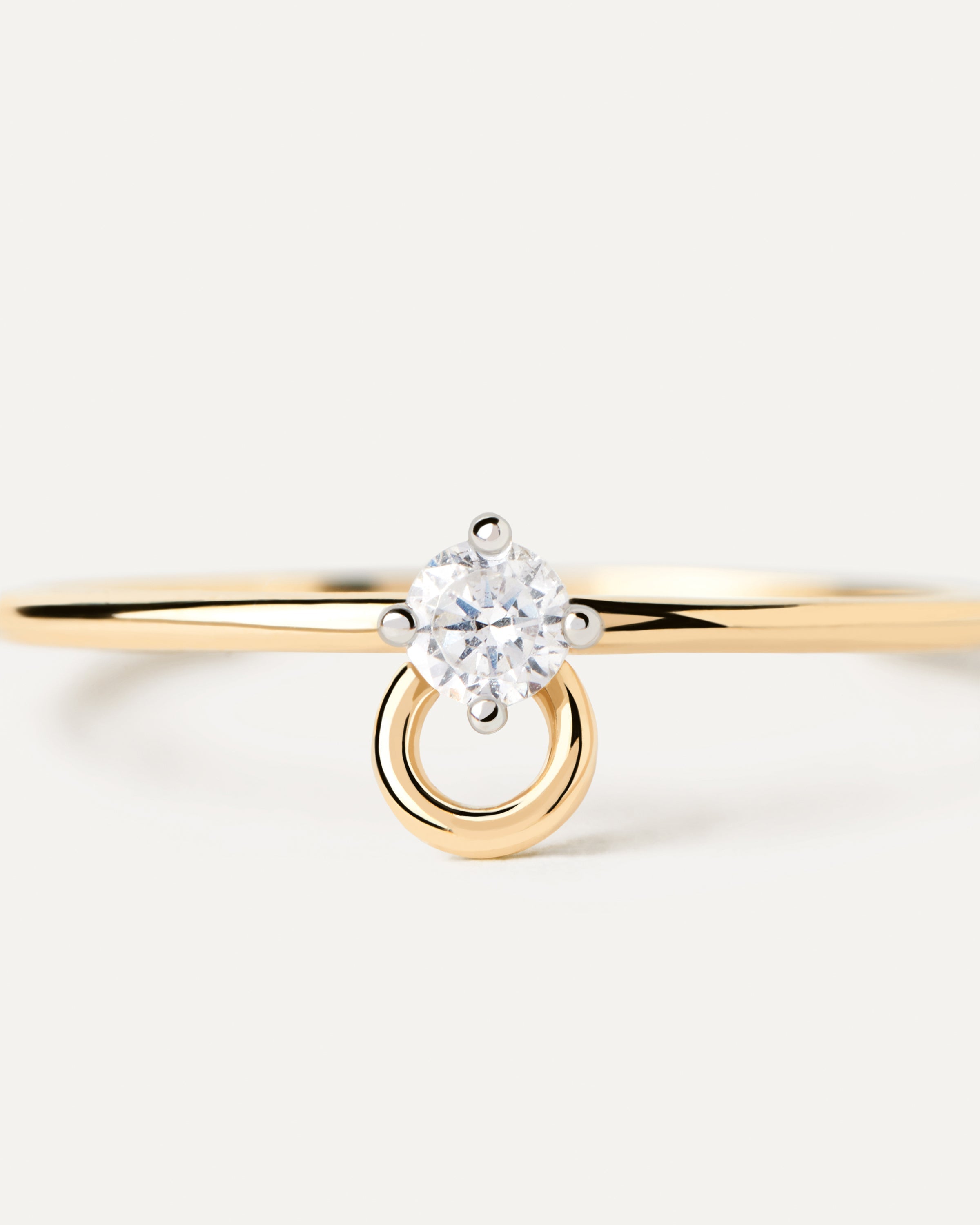 Exclusivo Anillo de Compromiso Elegante Ari Única con Brillante Diamante y Oro Amarillo
