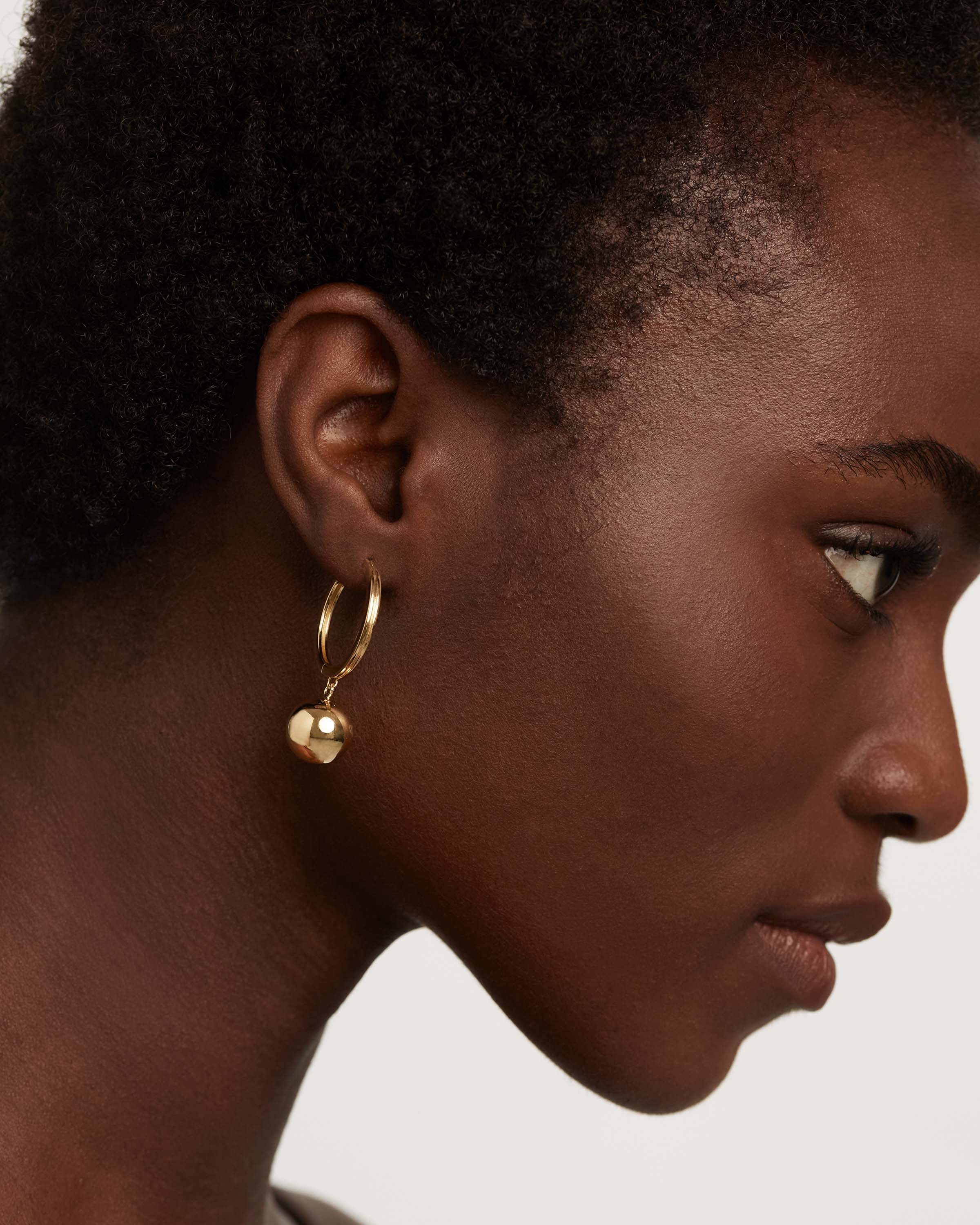 Aros Futuristas Edad Cósmica – Diseño Galáctico en Plata Estelar