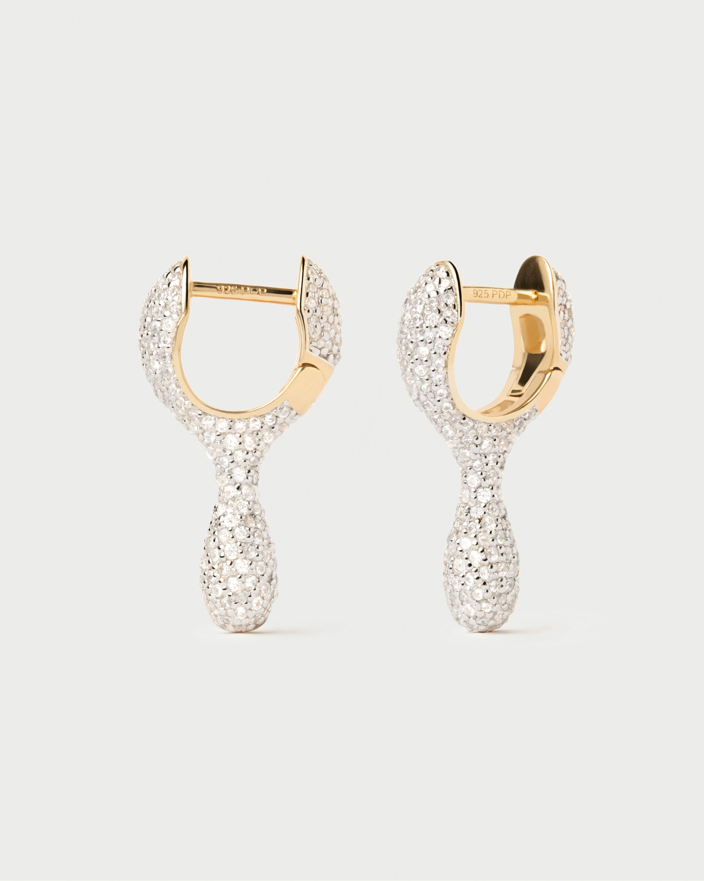 Aretes de Pavé Brillante con Destellos Radiantes - Aros Elegantes para Mujer