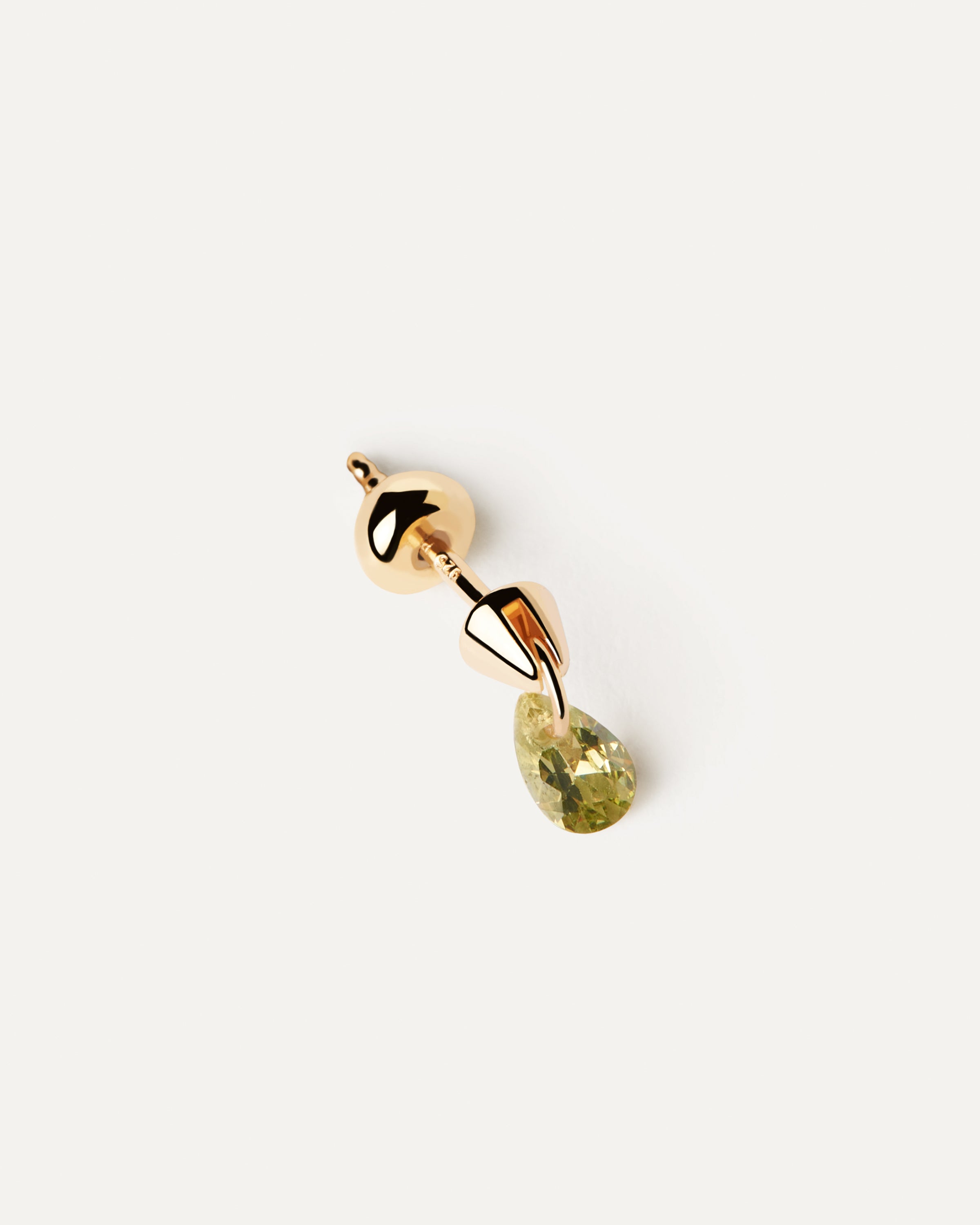 Aretes únicos de lirio esmeralda: diseño botánico para look unilateral femenino