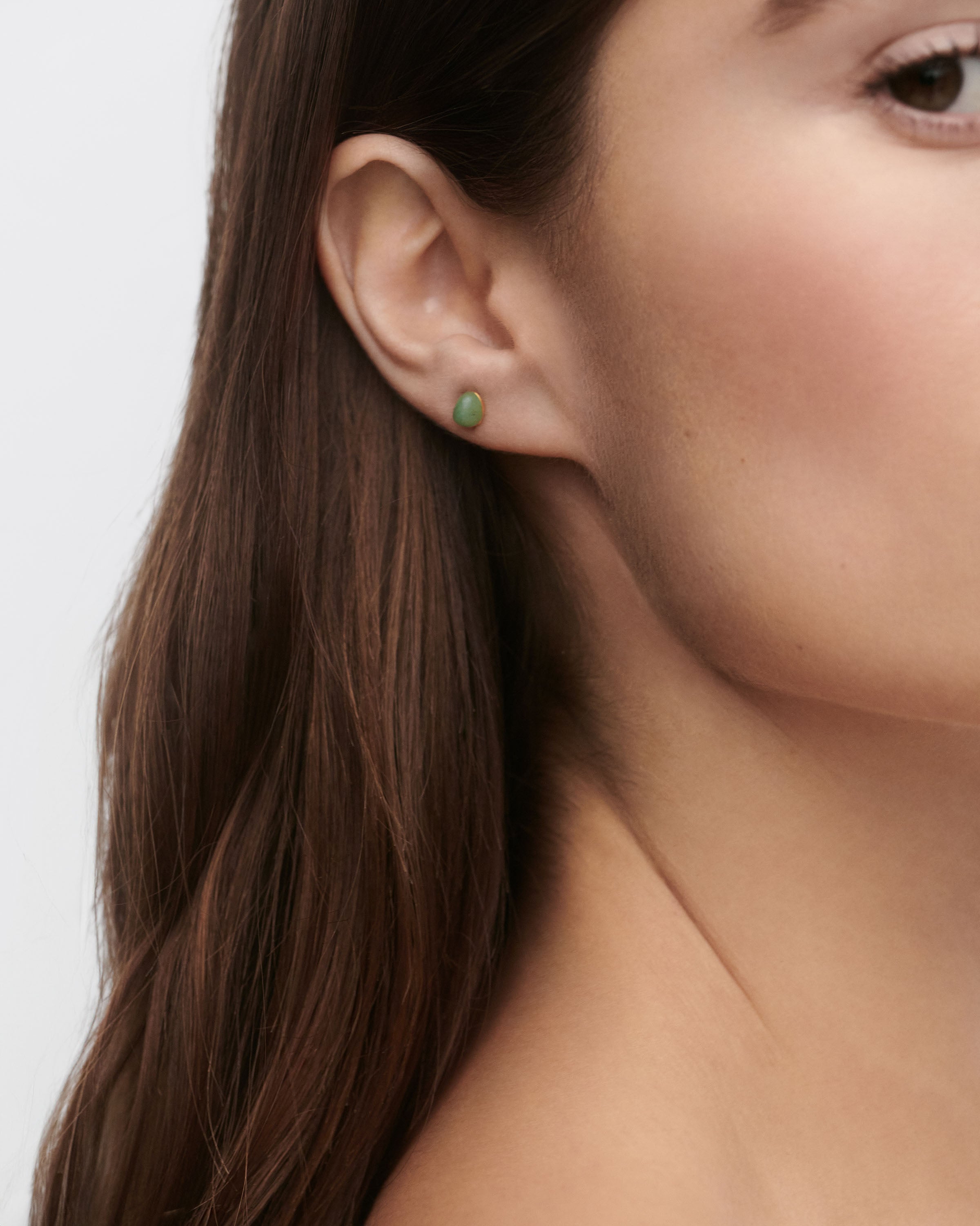 Pendiente de presión elegante con piedra aventurina verde - Joyería natural en plata esterlina
