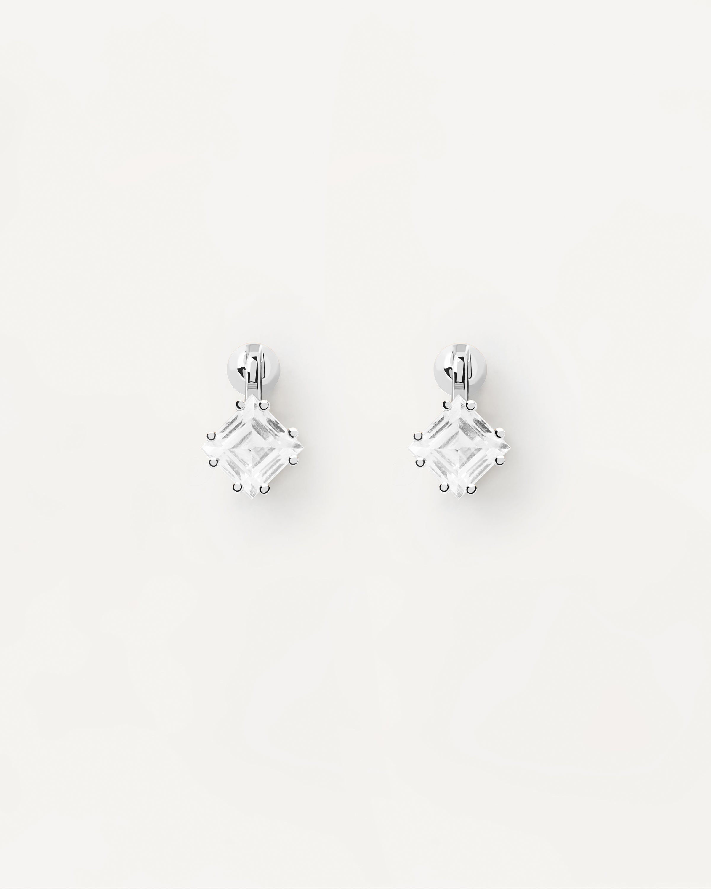 Aro Elegante Unisex en Plata 925 - Pendiente Minimalista Ema