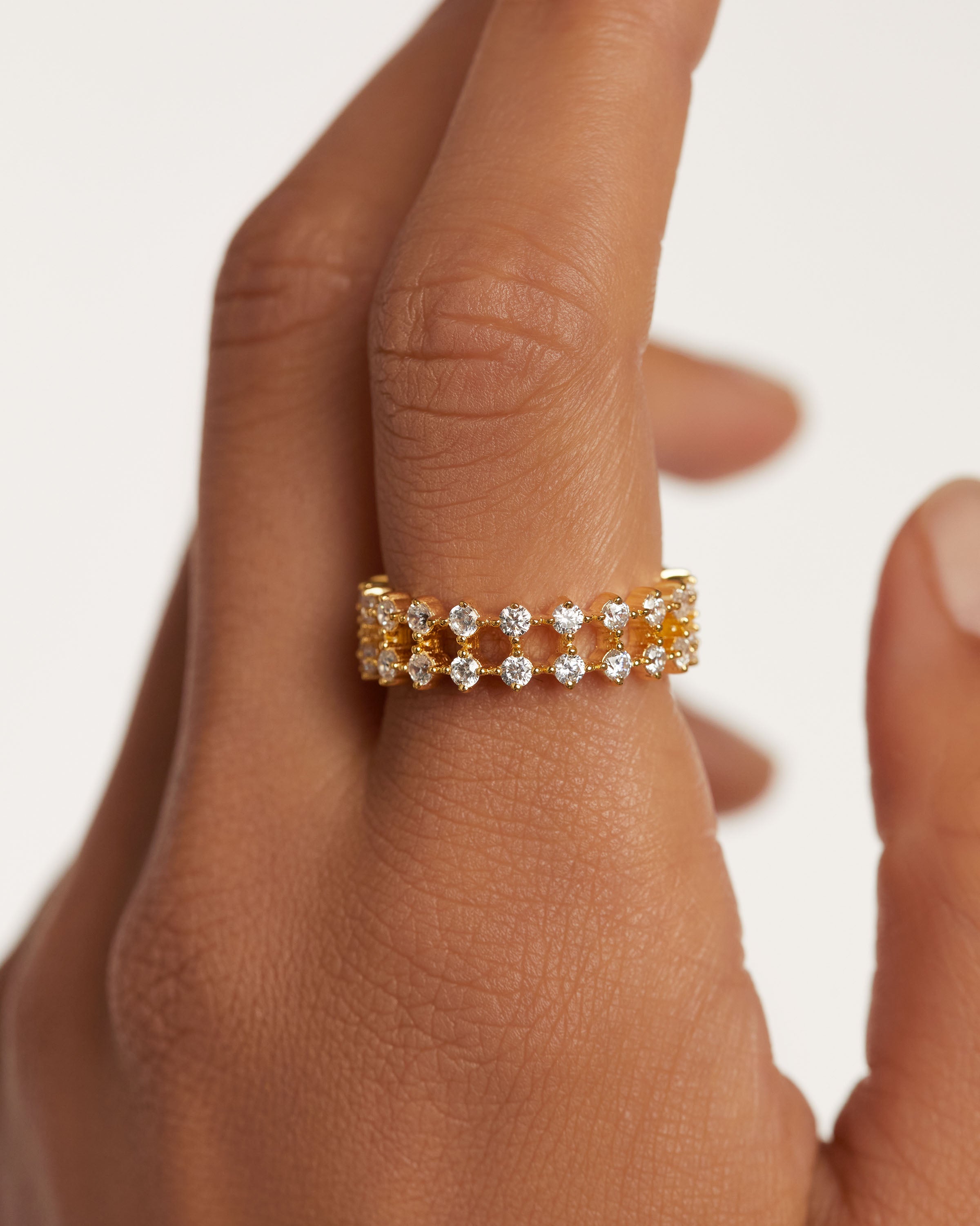 Anillo Dumbo Ultradelgado en Acero Quirúrgico - Diseño Minimalista para Mujer