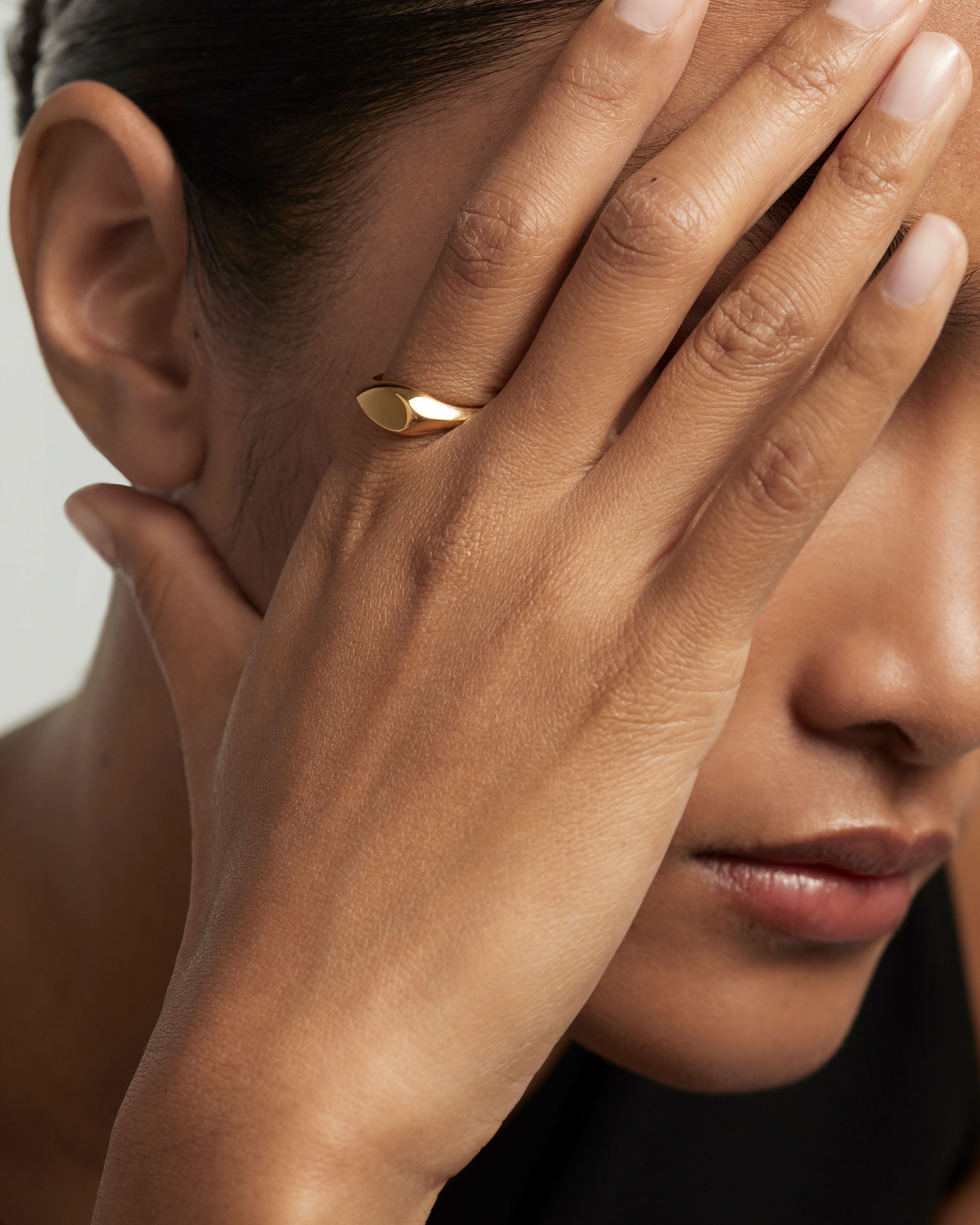 Anillo de Estampación Artesanal Devi - Diseño Exclusivo para Sellos Personalizados