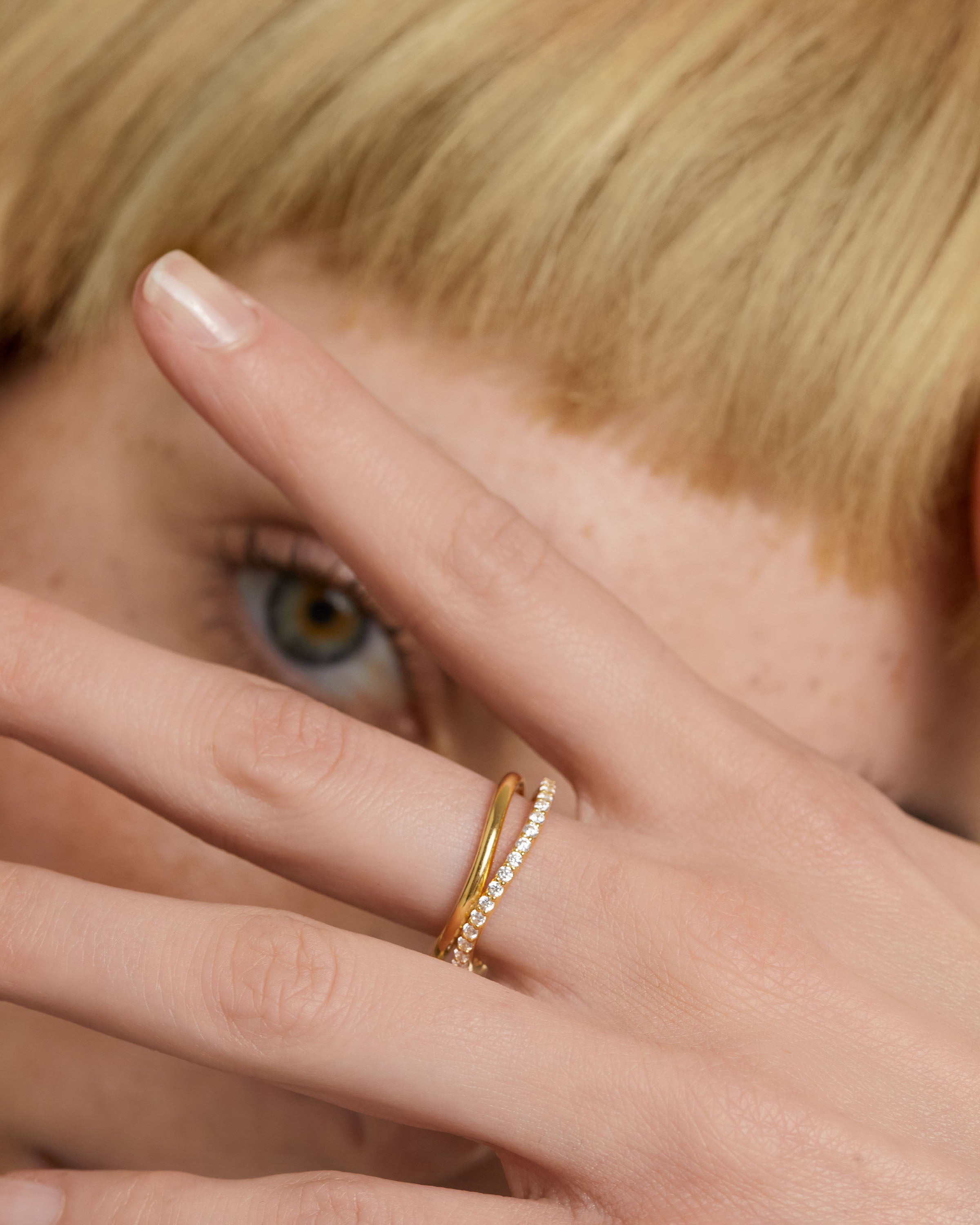 Anillo Vortice Dinámico – Sortija Giratoria con Diseño Único