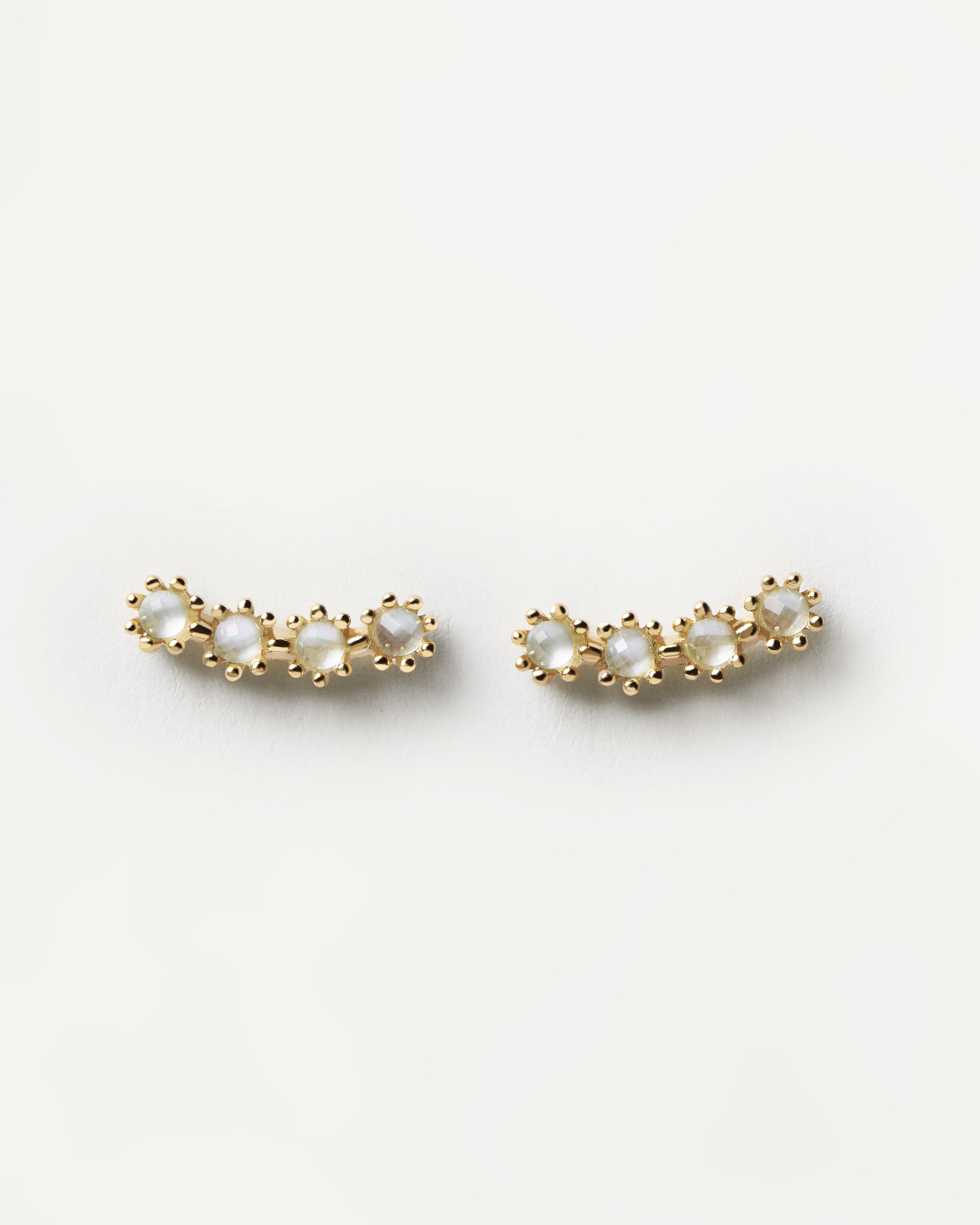 Aretes Verticales Ola Celeste - Diseño Deportivo Elegante