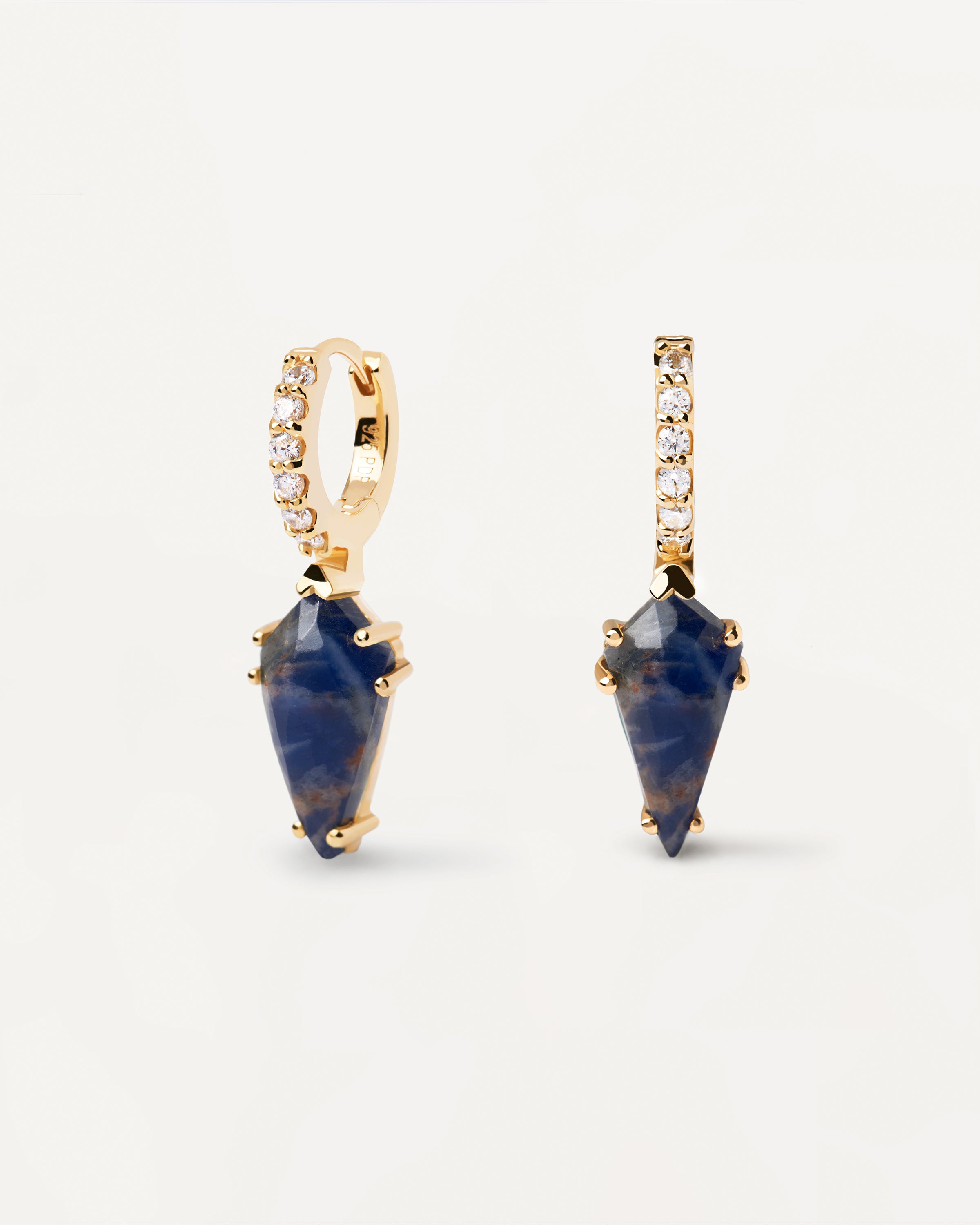 Pendiente Único de Sodalita Naoki - Joyería Minimalista con Detalle Artesanal