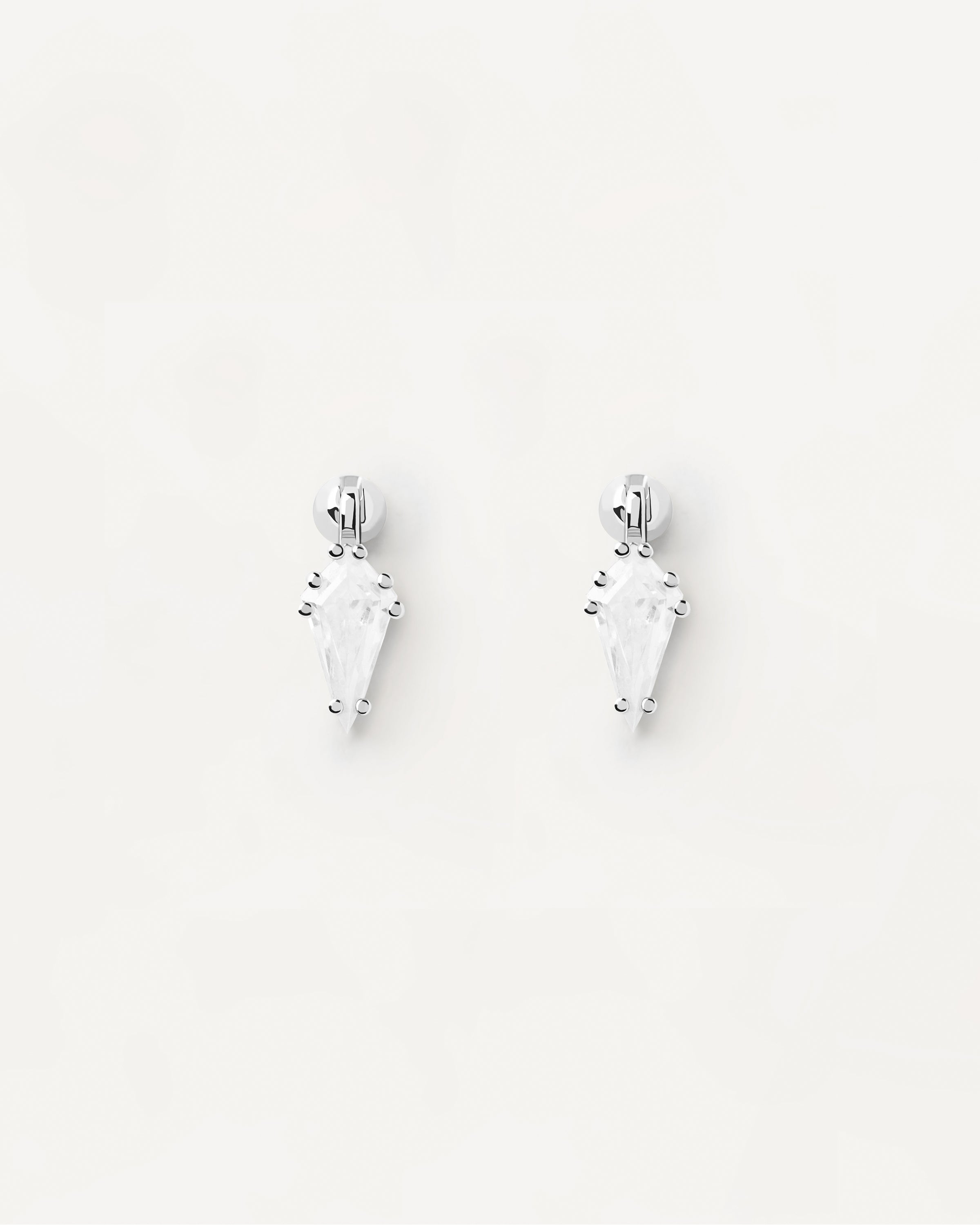 Pendiente de Plata Auténtica Lua - Diseño Minimalista para Mujer, Elegancia Moderna en Aretes Únicos para Uso Diario