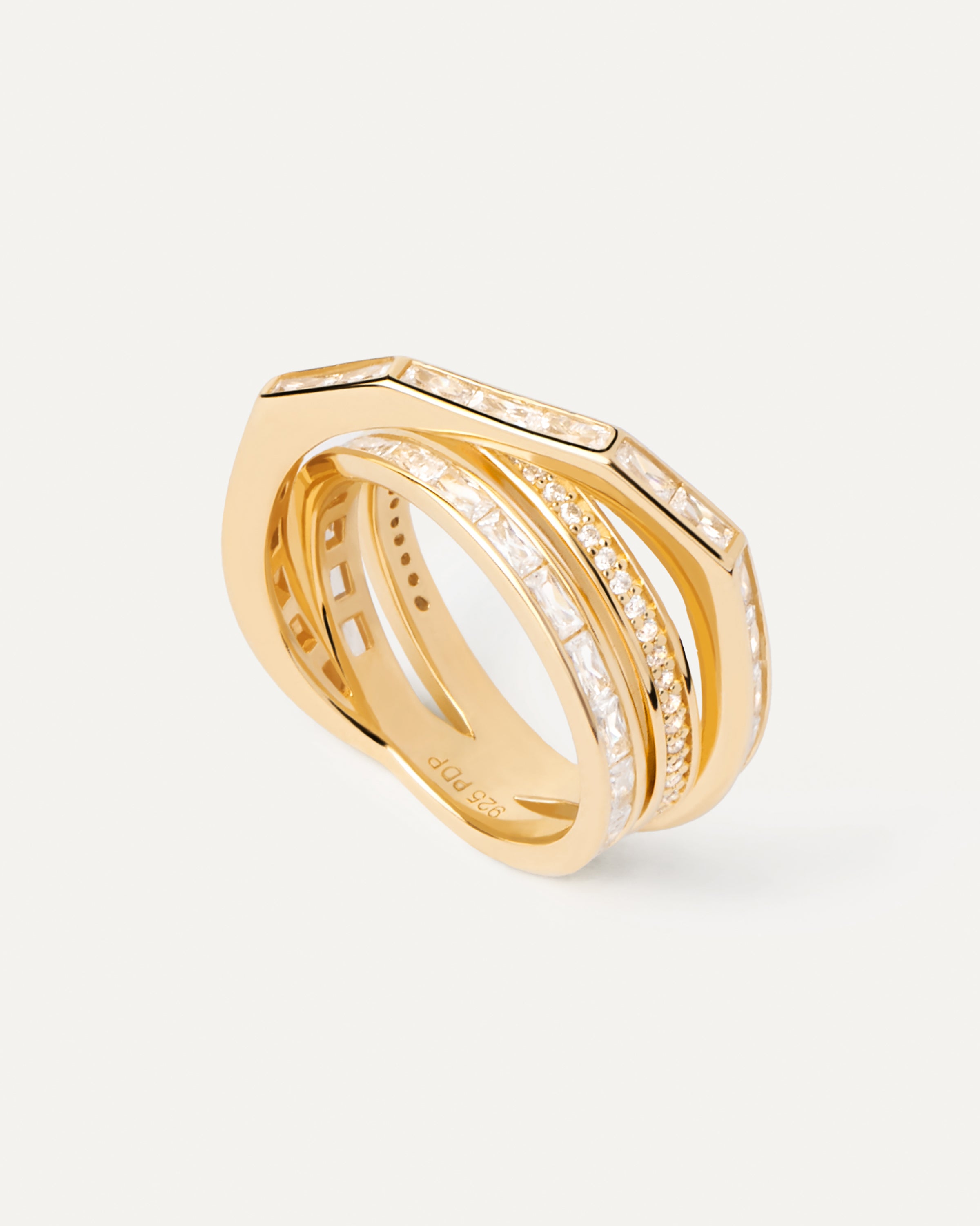 Anillo Verona Elegante en Acero Inoxidable, Diseño Moderno Unisex para Regalos