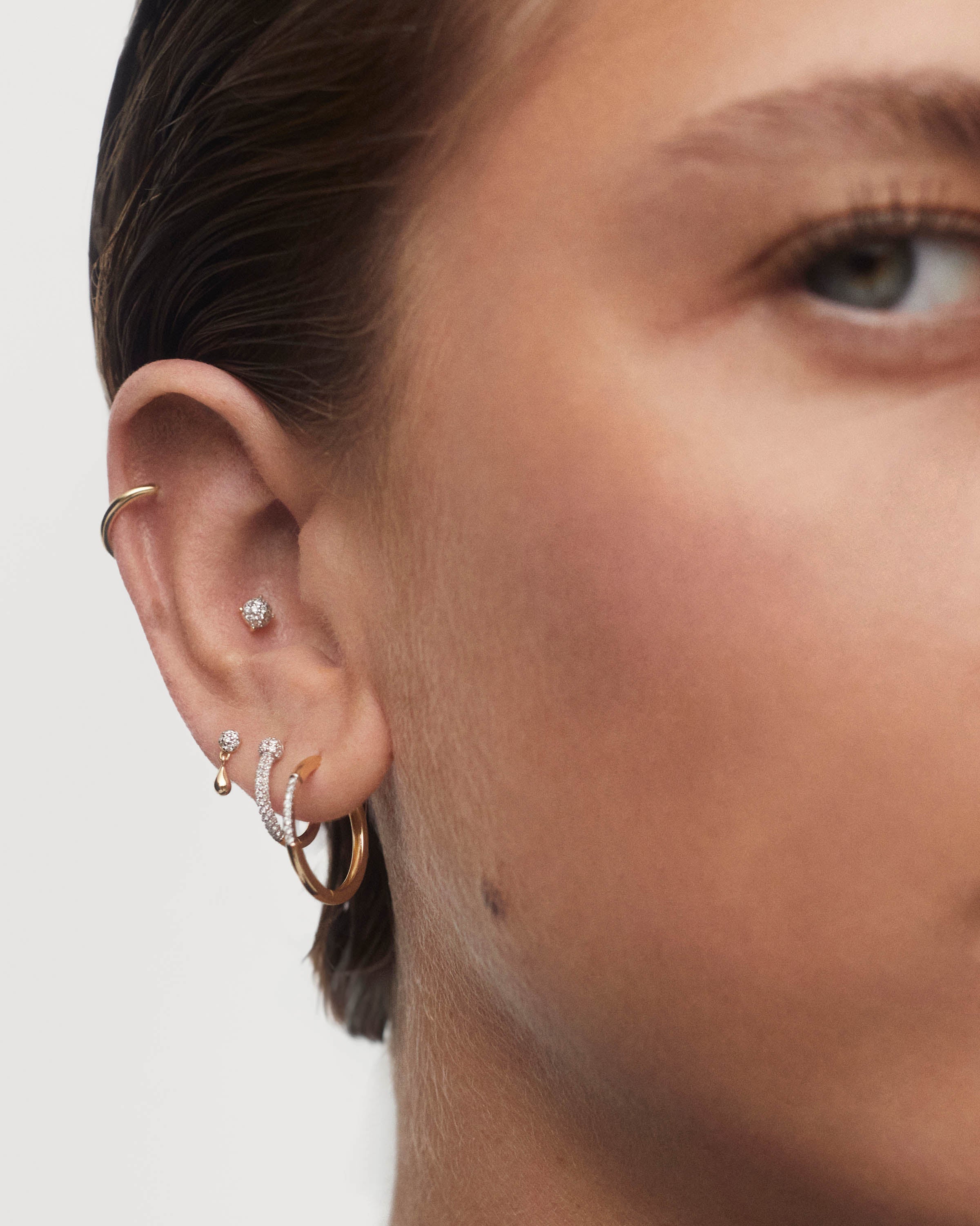 Aretes Noé en Oro con Incrustaciones de Diamantes - Diseño Único

Pendiente Exclusivo Noé: Oro 18K y Diamantes Genuinos

Arete Individual Noé - Combinación Premium de Oro y Diamantes

Pendiente de Oro Blanco con Diamantes Corte Princesa - Colección Noé

Aretes de Lujo Noé: Diamantes Naturales en Marco de Oro Amarillo

Pendiente Minimalista Noé - Oro de Ley con Acabado Brillante