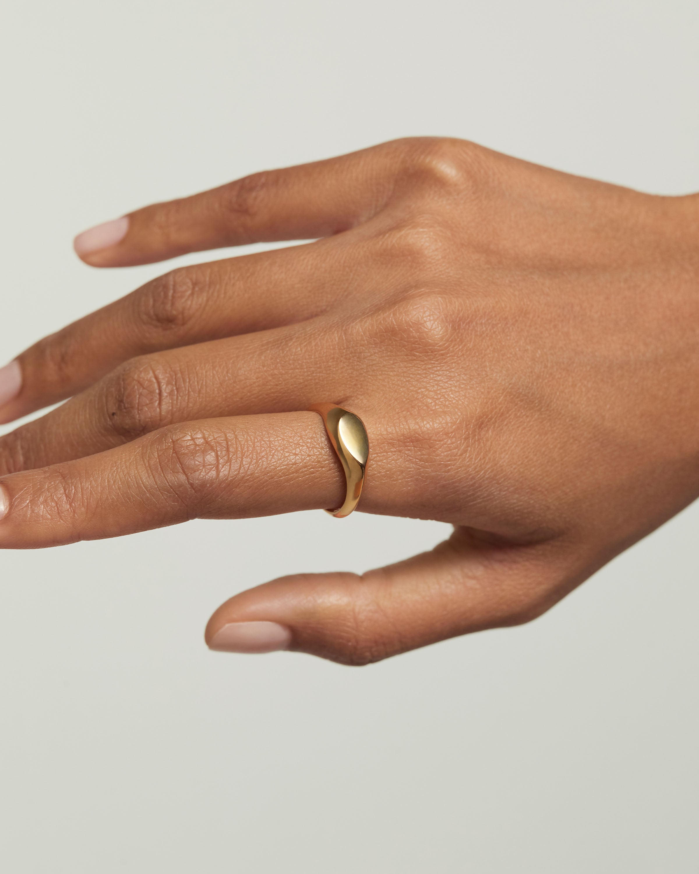 Anillo de Estampación Artesanal Devi - Diseño Exclusivo para Sellos Personalizados