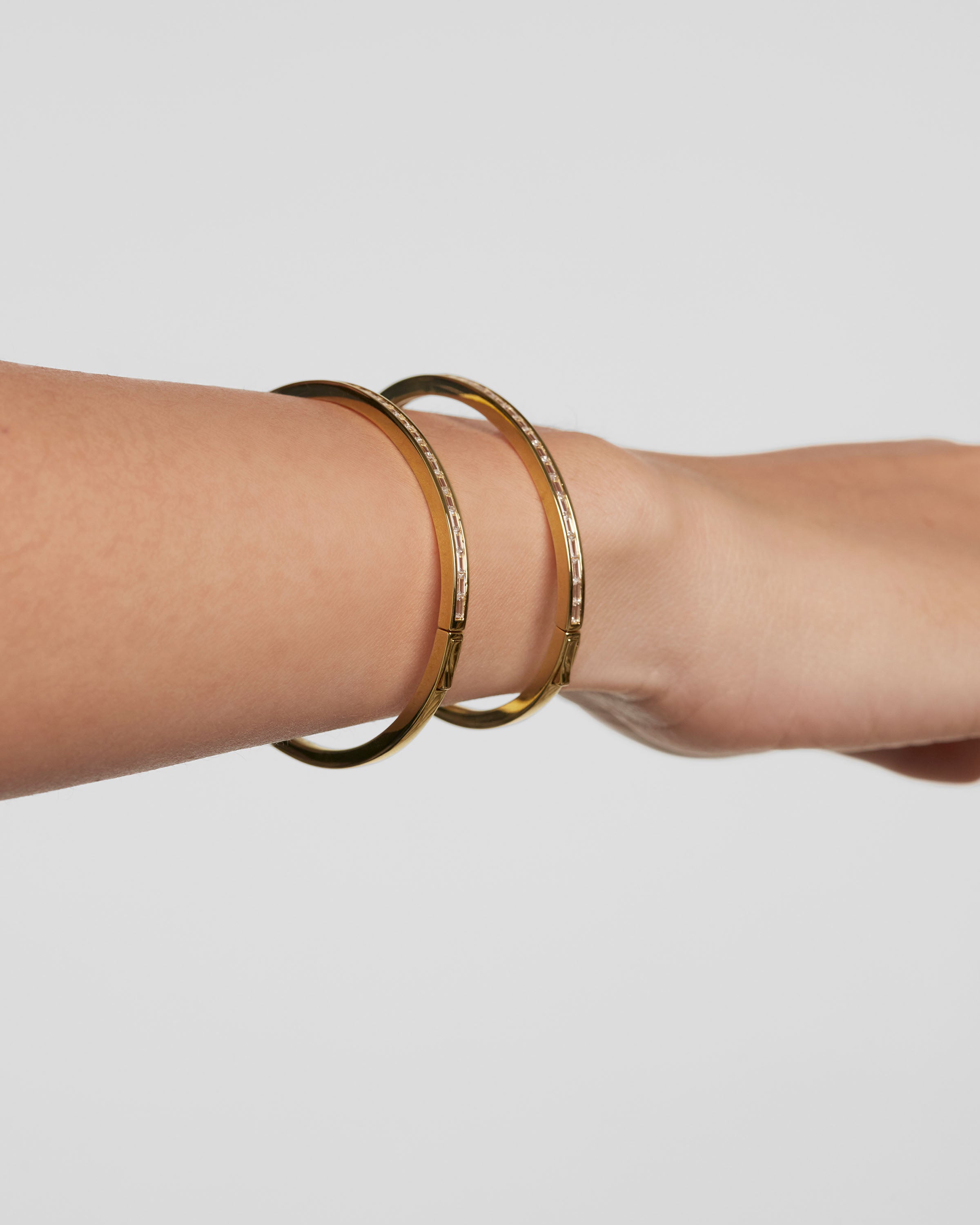 Pulsera Viena Elegante - Brazalete Minimalista en Acero Inoxidable para Mujer