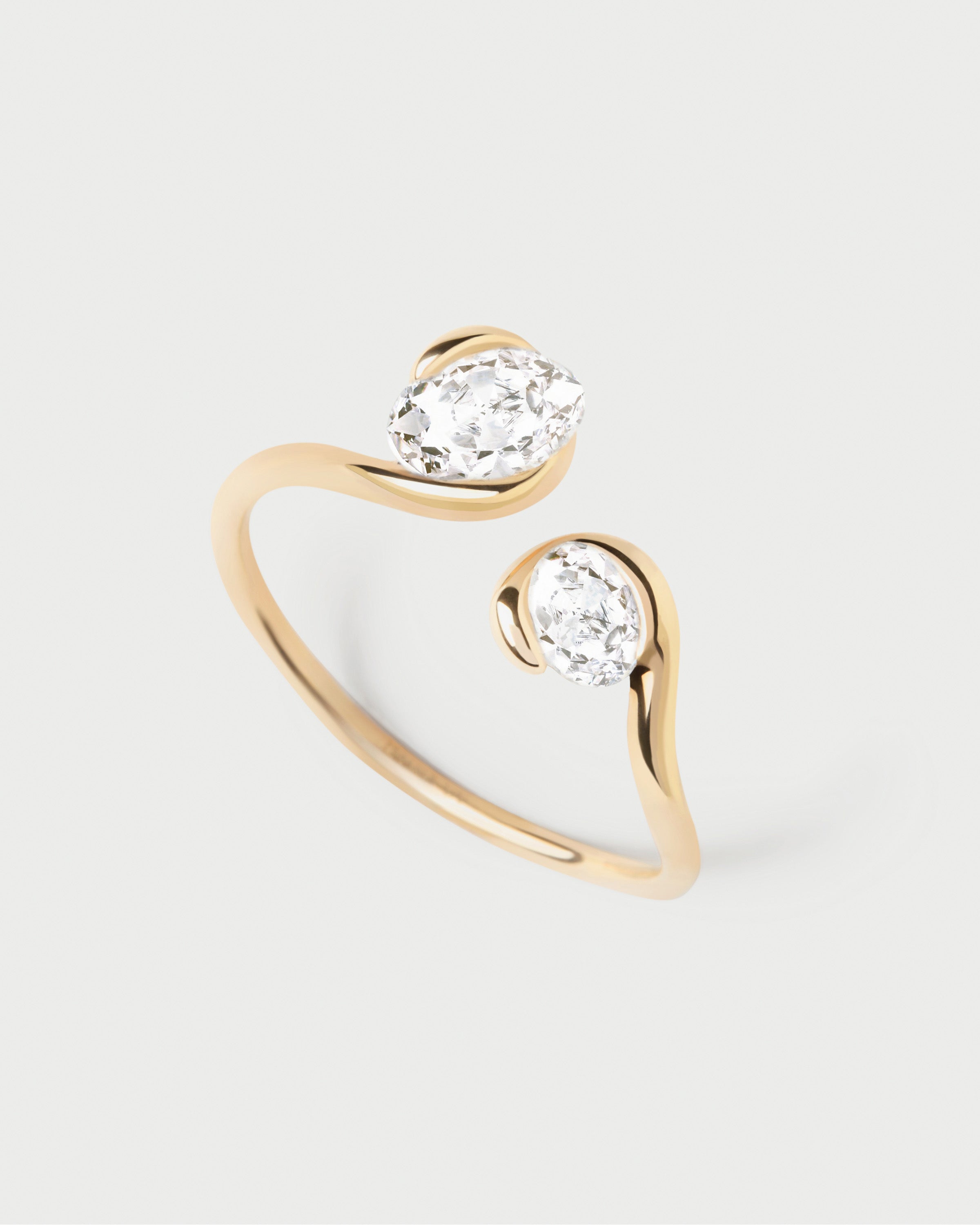 Anillo Lea en Oro con Incrustaciones de Diamantes Brillantes