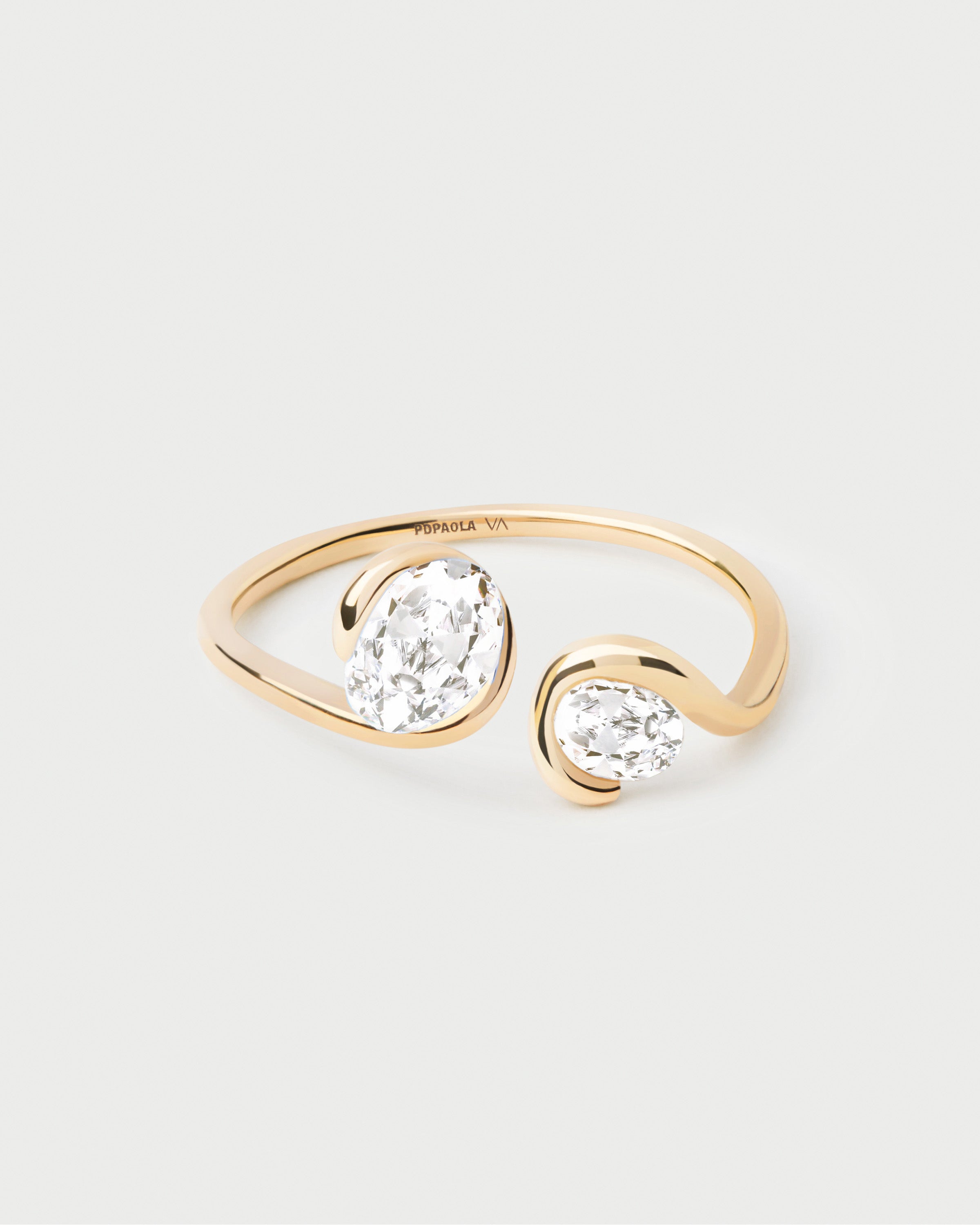 Anillo Lea en Oro con Incrustaciones de Diamantes Brillantes