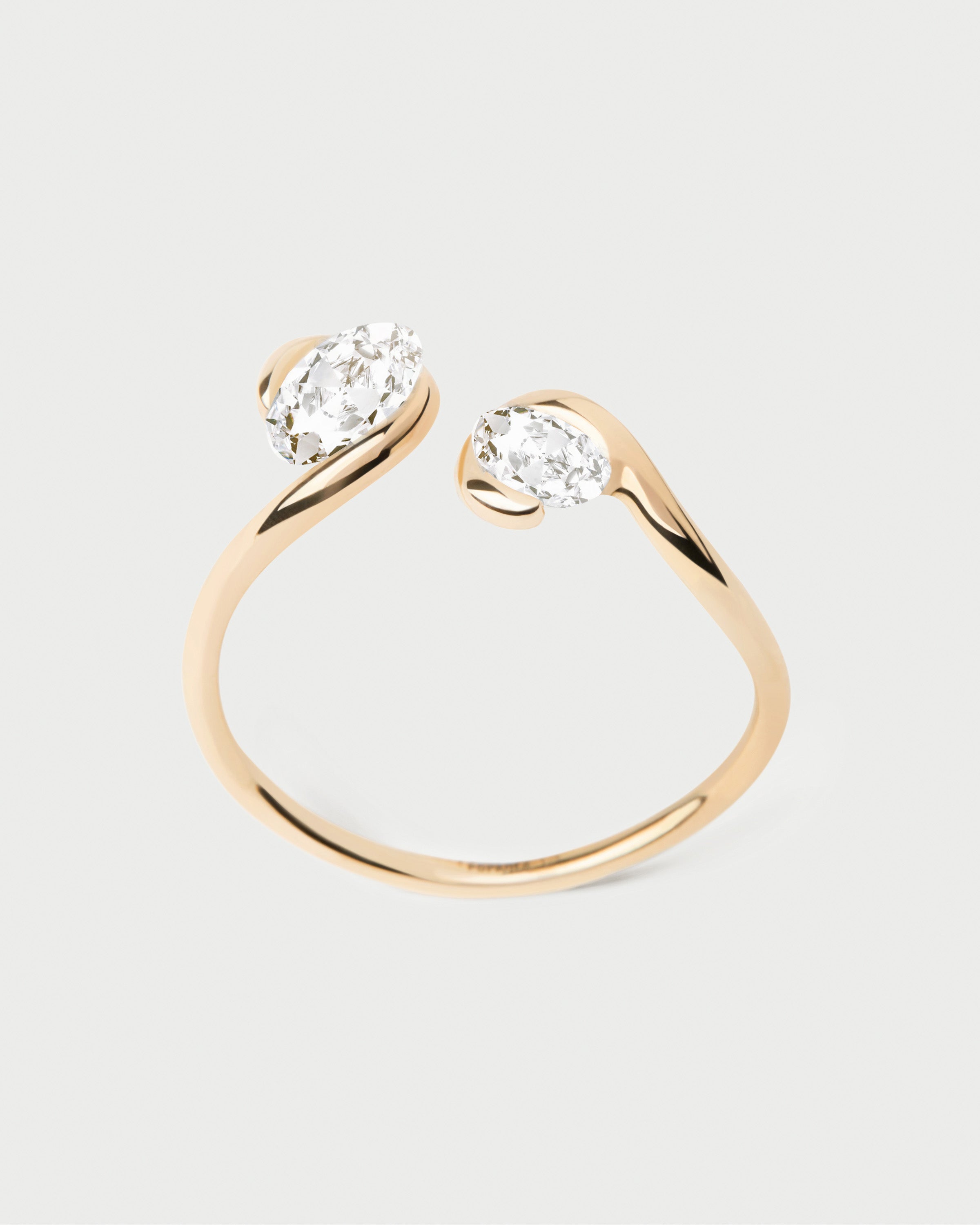 Anillo Lea en Oro con Incrustaciones de Diamantes Brillantes