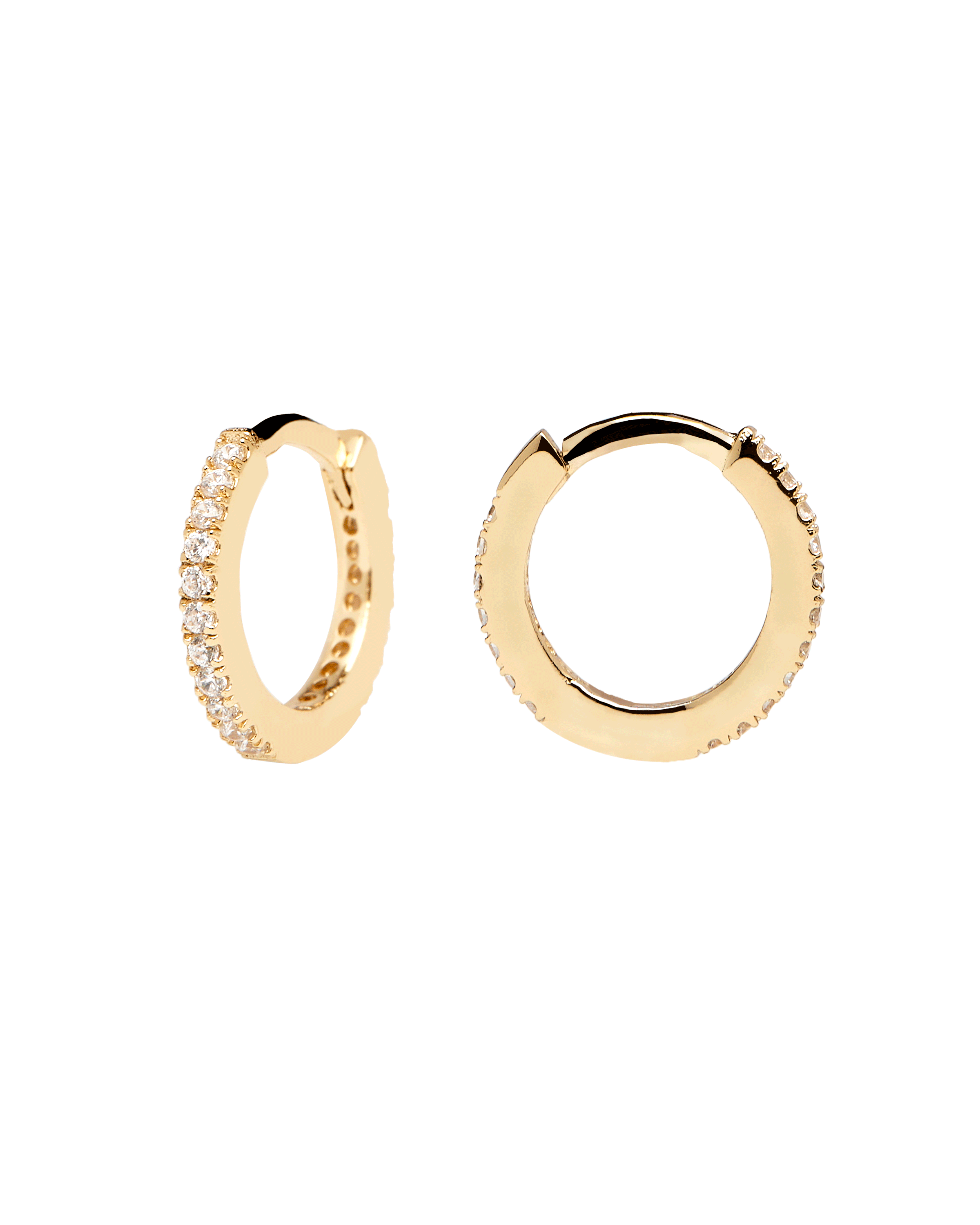 Aros Blancos Pequeños con Diseño Minimalista