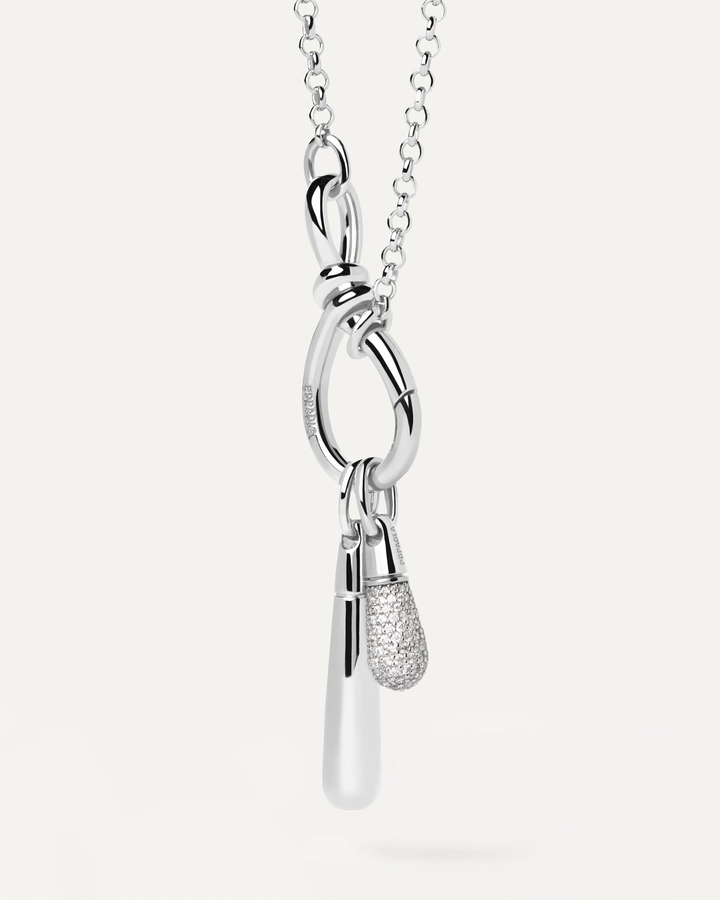 Colgante de Plata con Diseño en Gota y Pavé de Brillantes